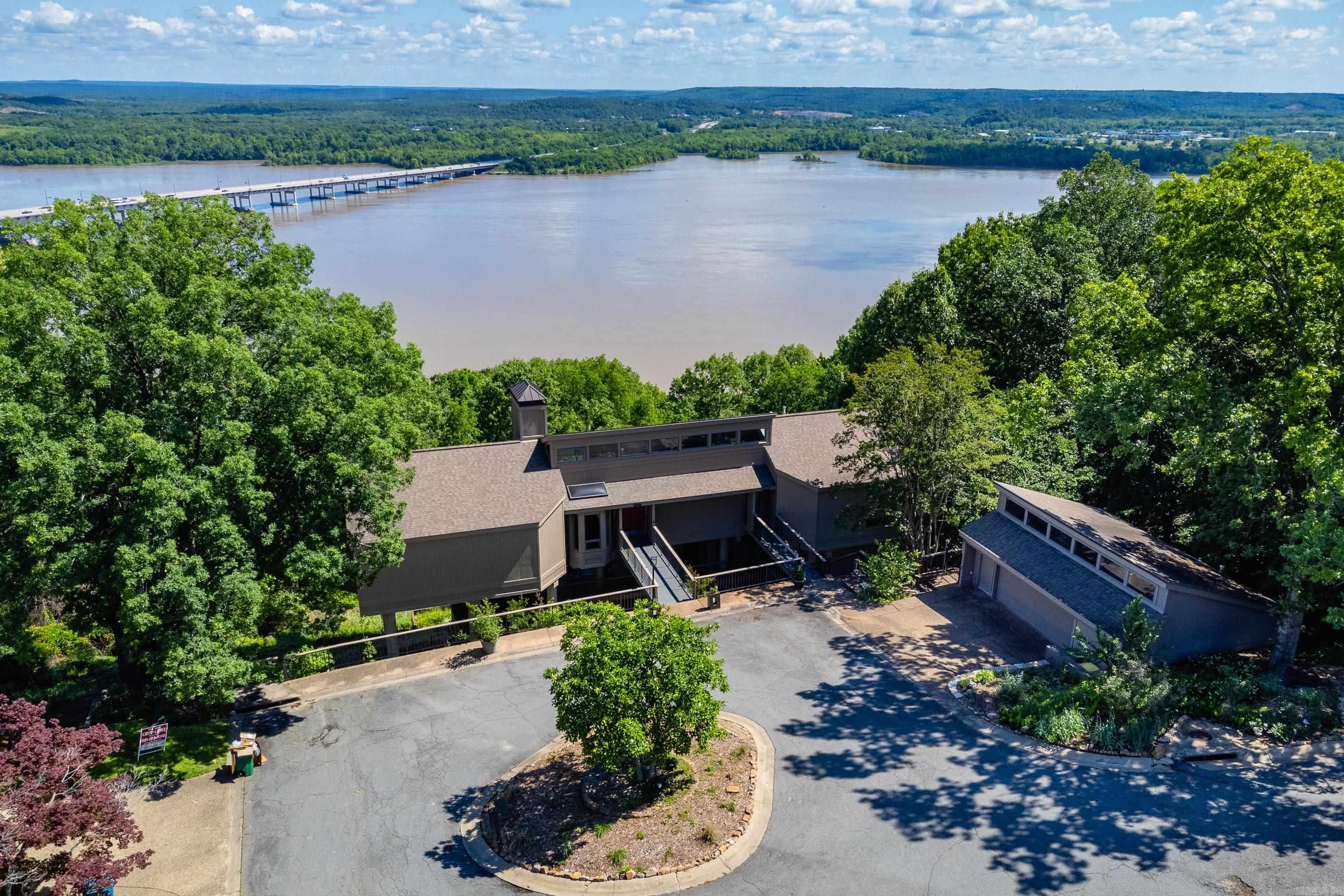 RIVER RIDGE - Residential