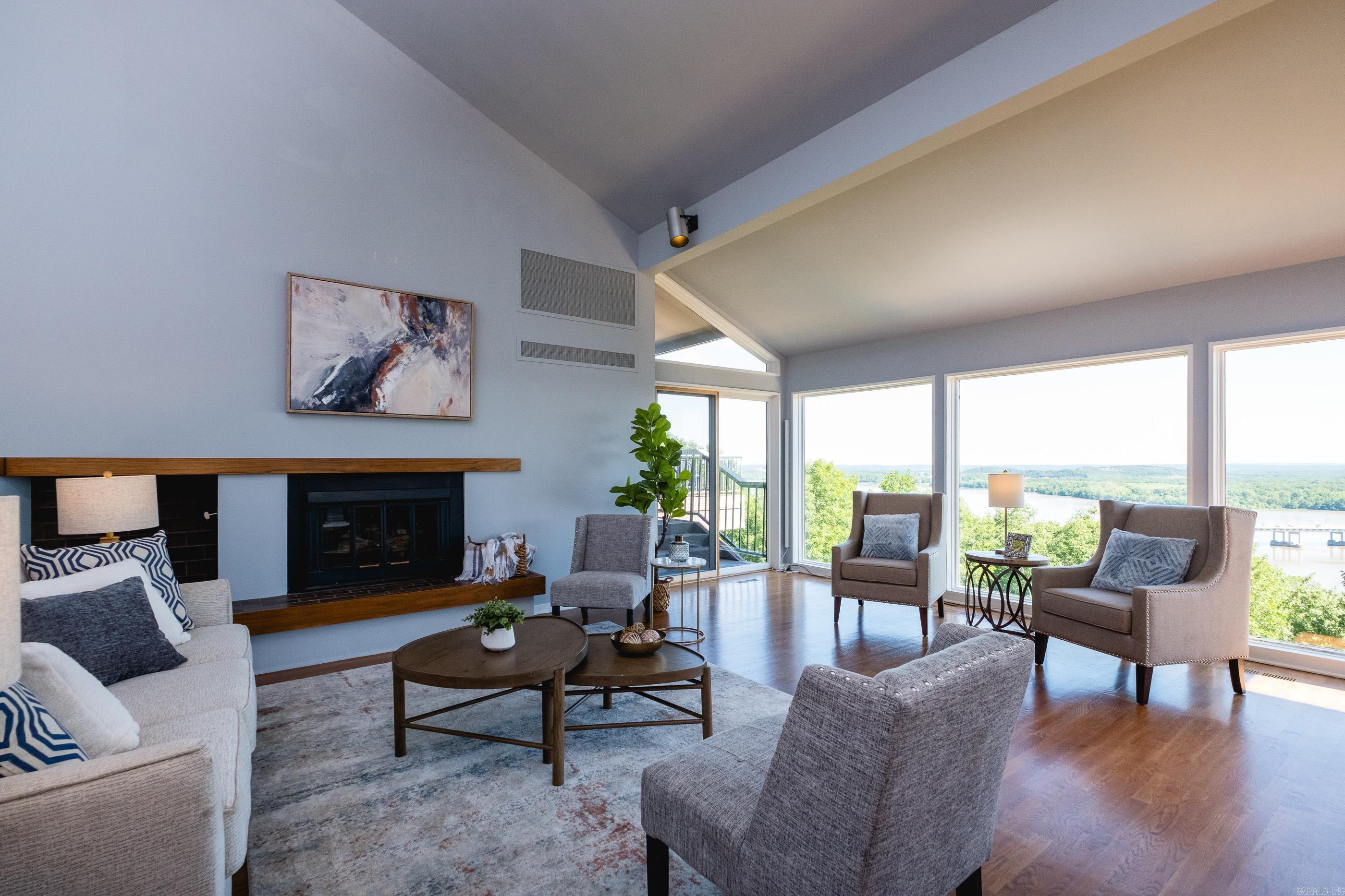 RIVER RIDGE - Residential