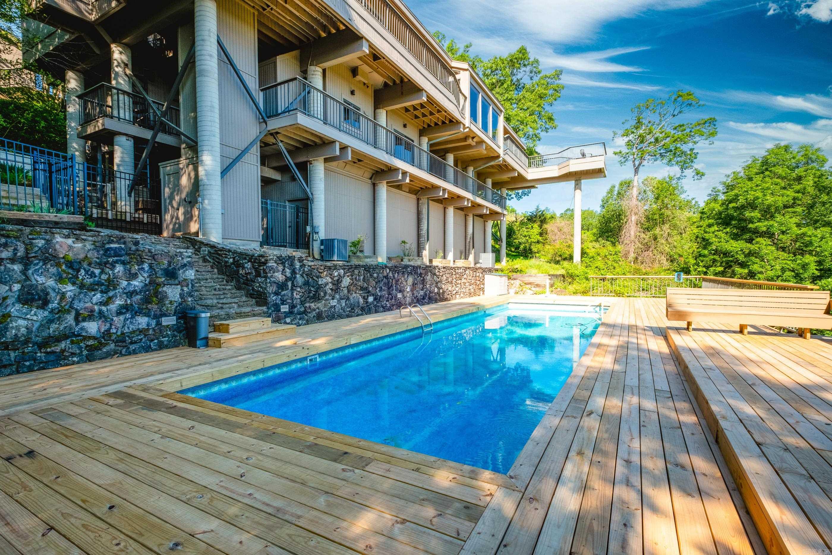 RIVER RIDGE - Residential