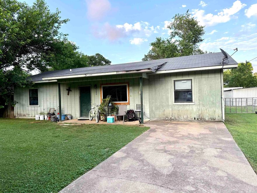 Charming 3-bedroom, 1-bath home located in Lake Hamilton School District. This property features fresh paint throughout and new carpeting in the bedrooms. Enjoy a spacious, fully fenced backyard- perfect for pets, play, or entertaining. The location allows for comfort in the quiet neighborhood and convivence of being close to town and Lake Hamilton school!