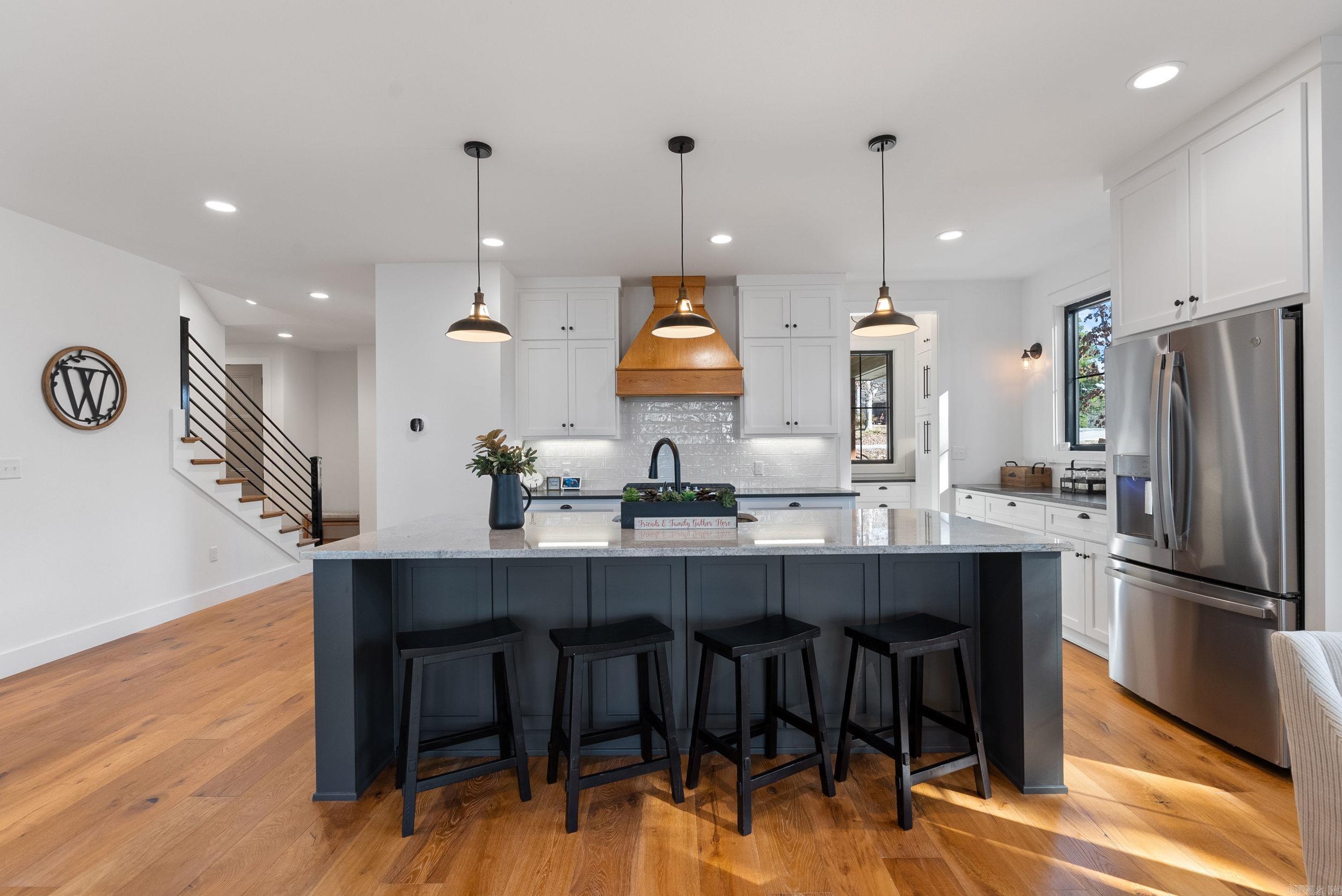 ENCHANTED PENINSULA - Residential