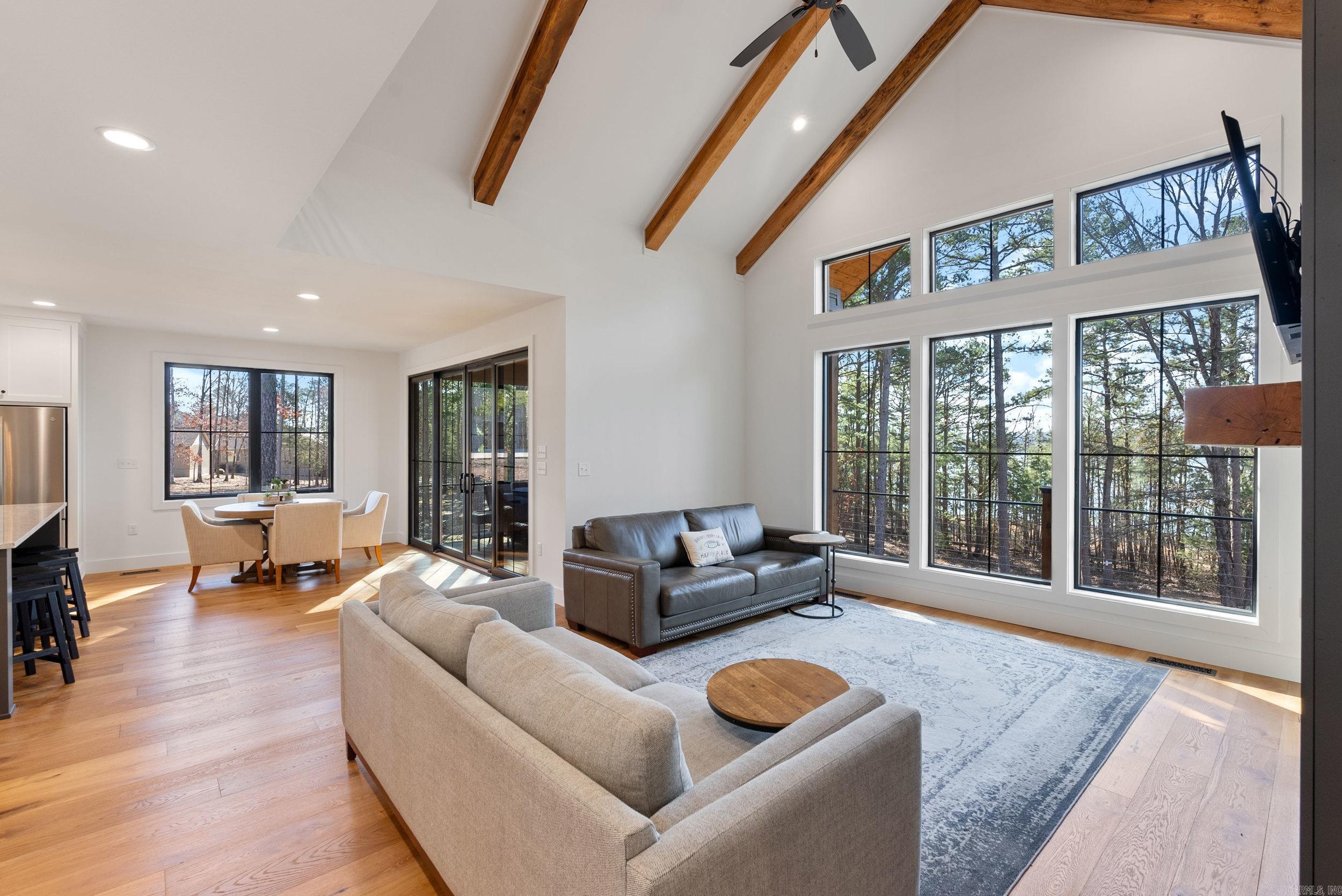 ENCHANTED PENINSULA - Residential