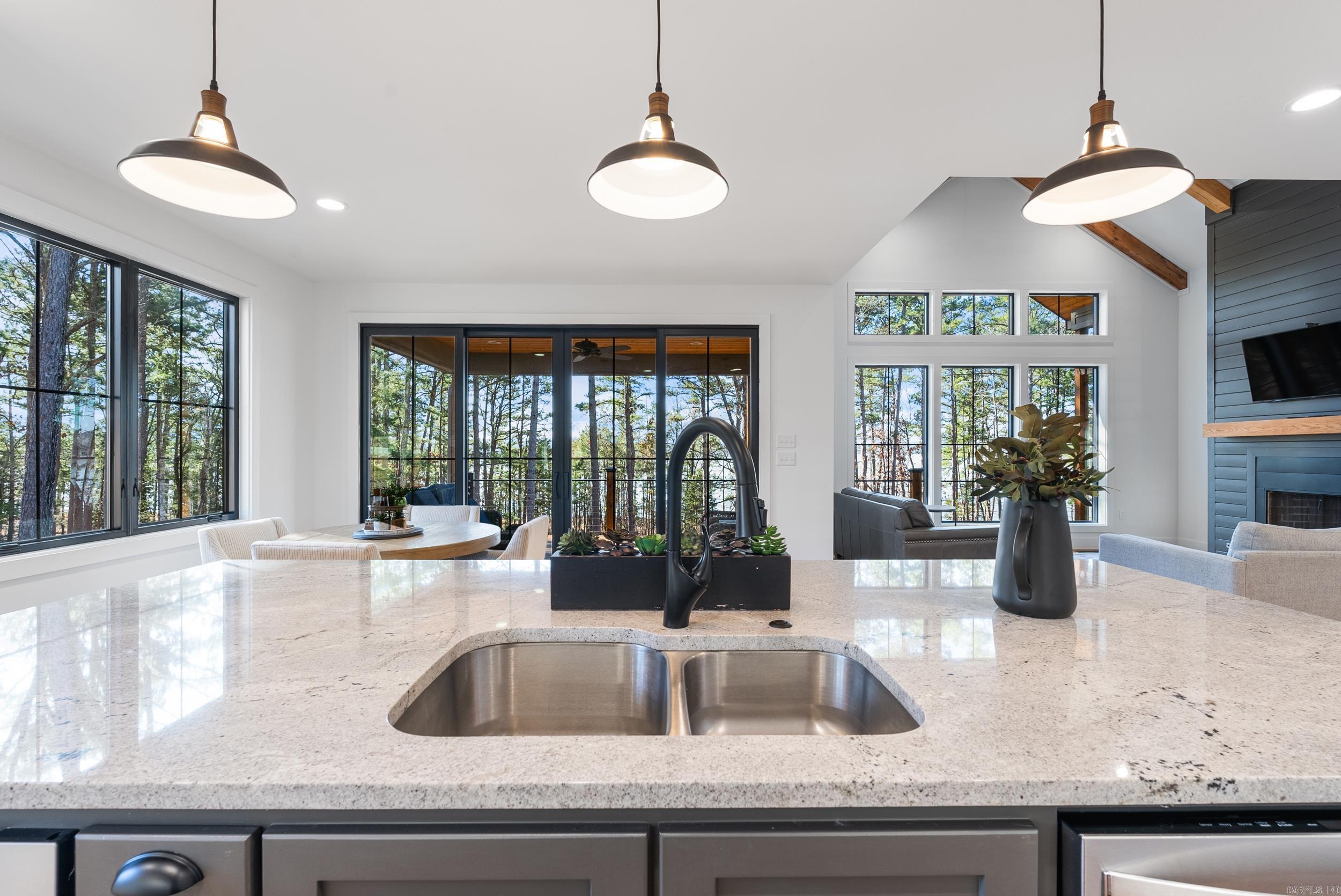 ENCHANTED PENINSULA - Residential