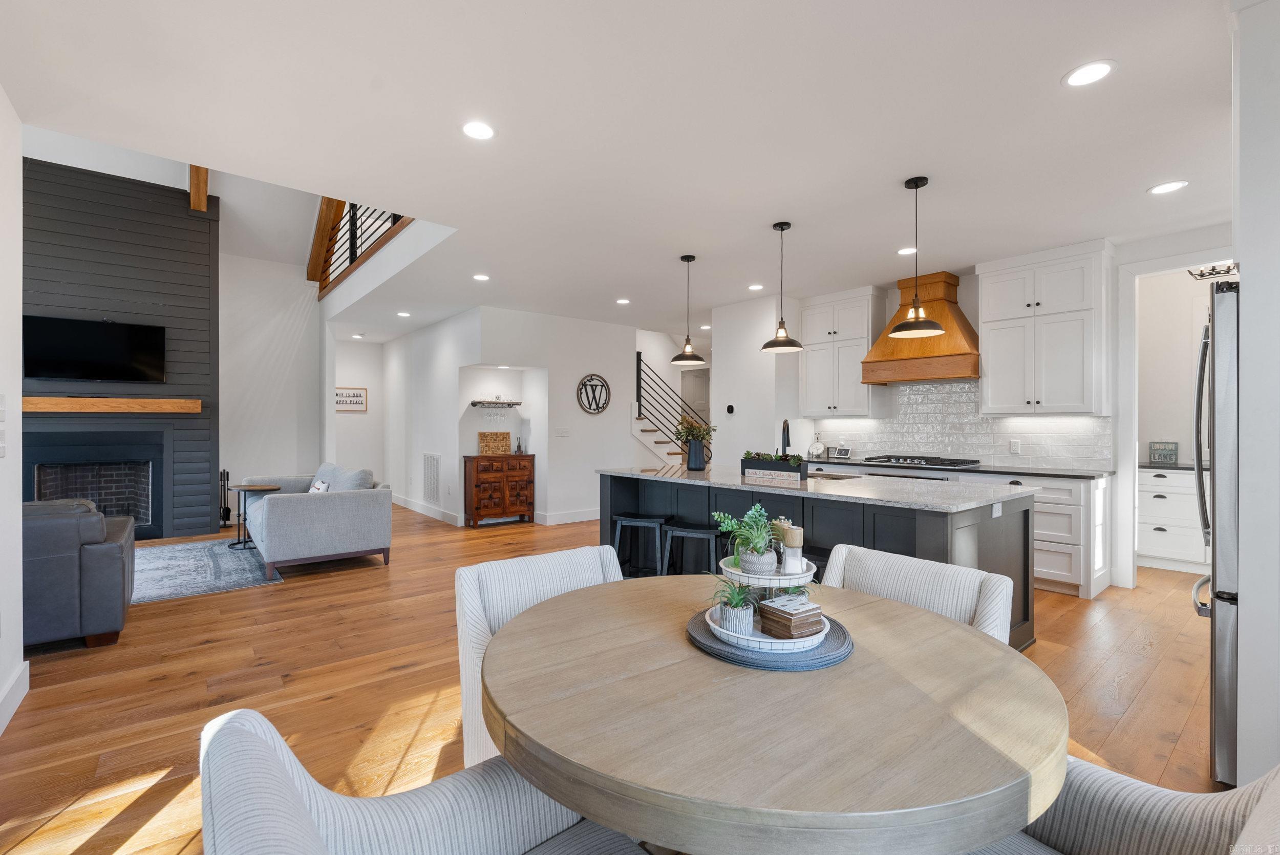 ENCHANTED PENINSULA - Residential