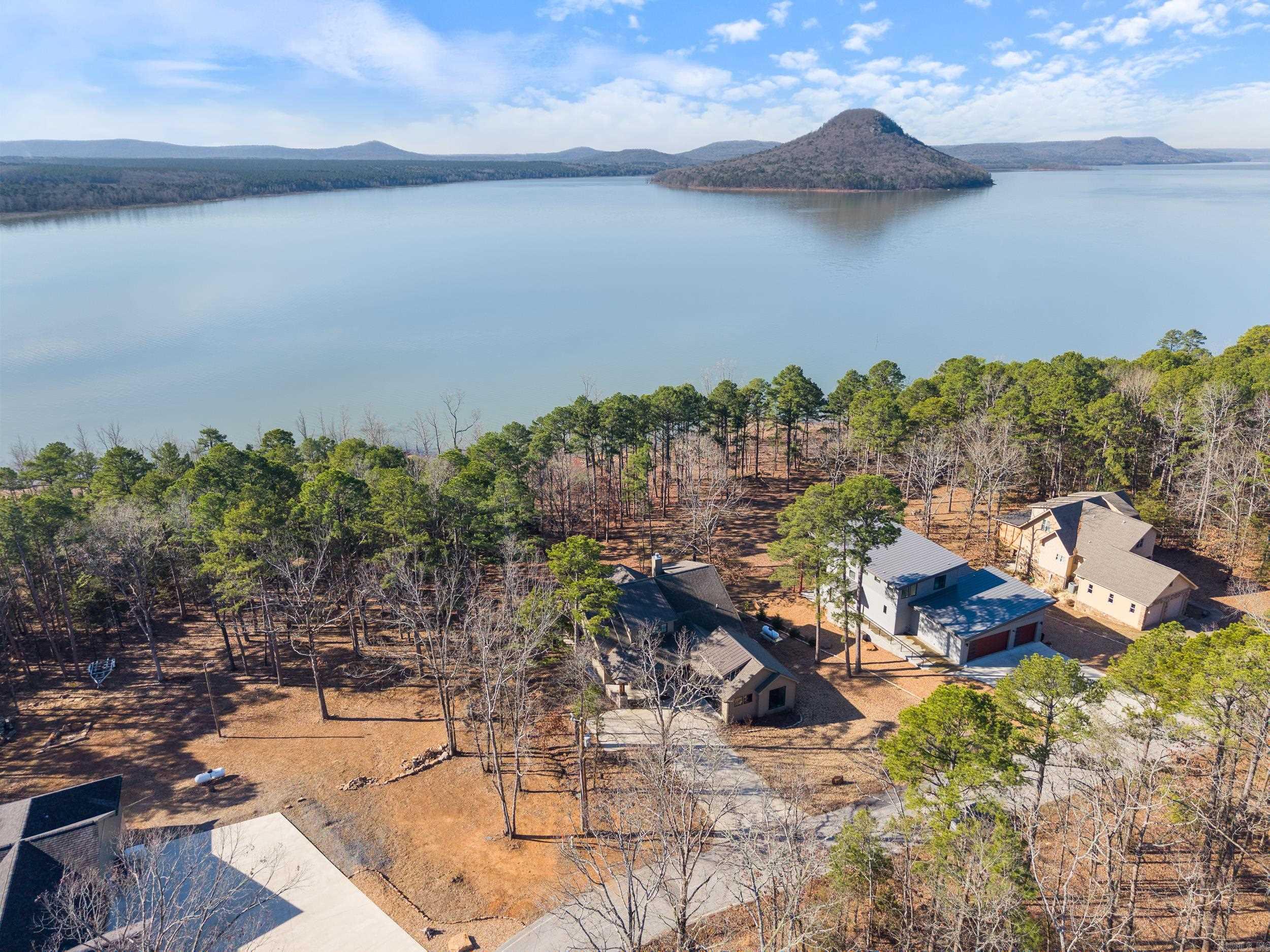 ENCHANTED PENINSULA - Residential