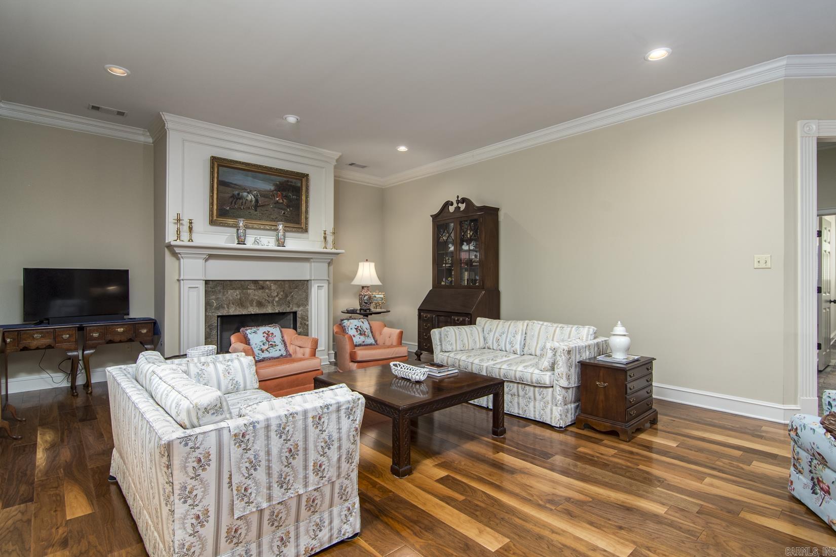 CHENAL VALLEY THE OAKS - Residential