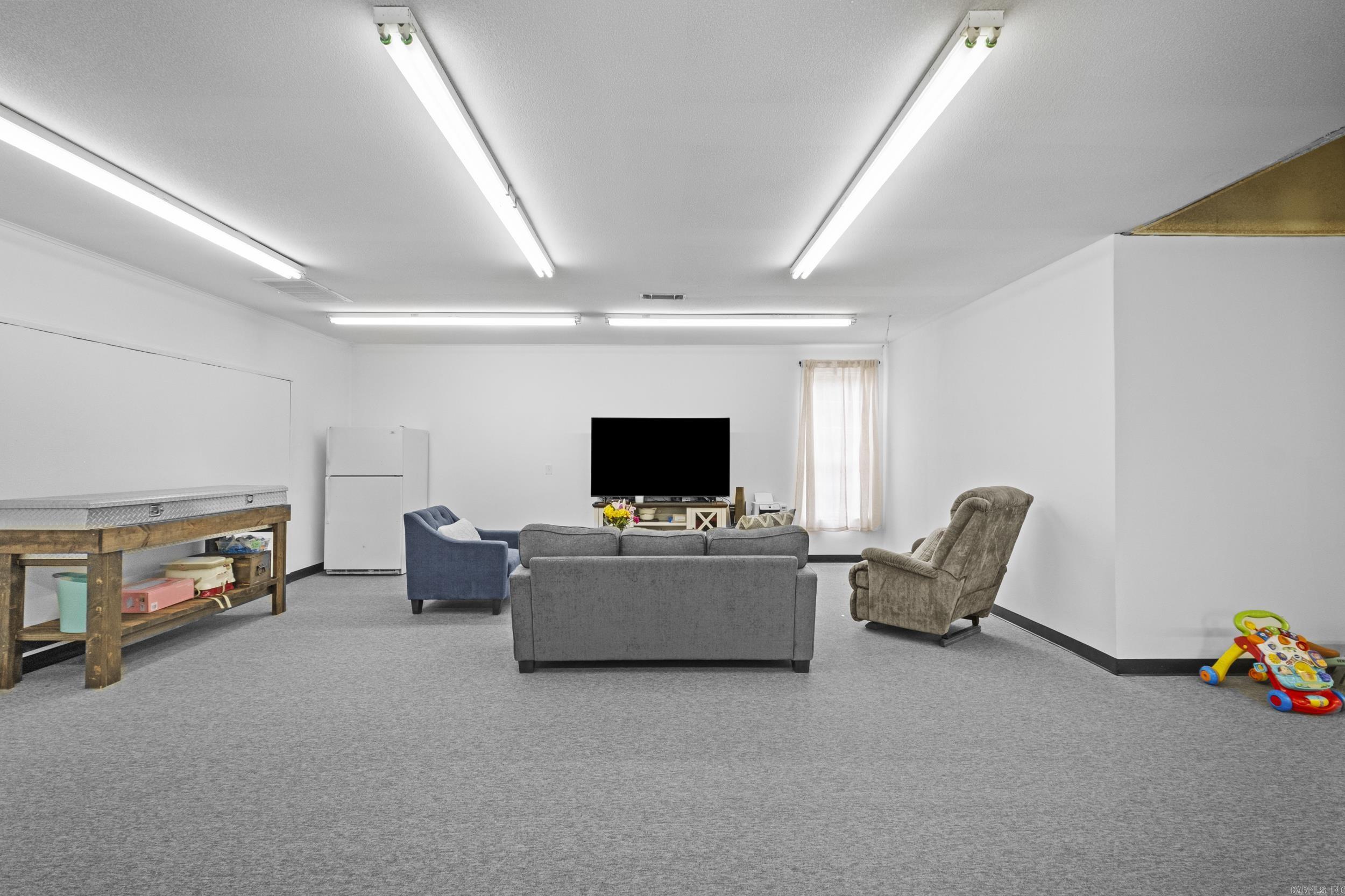 EAST MEADOW - Residential