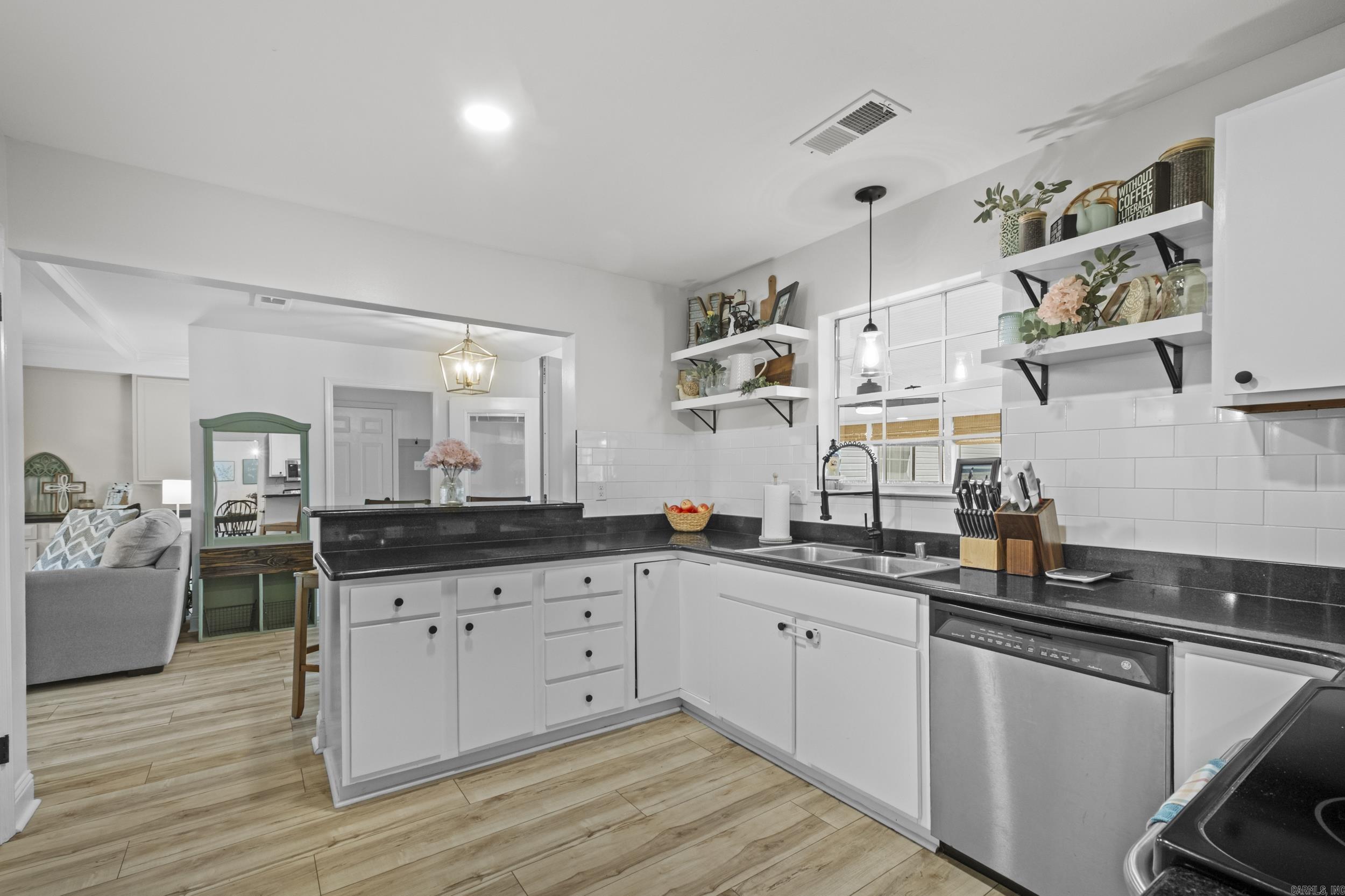 EAST MEADOW - Residential