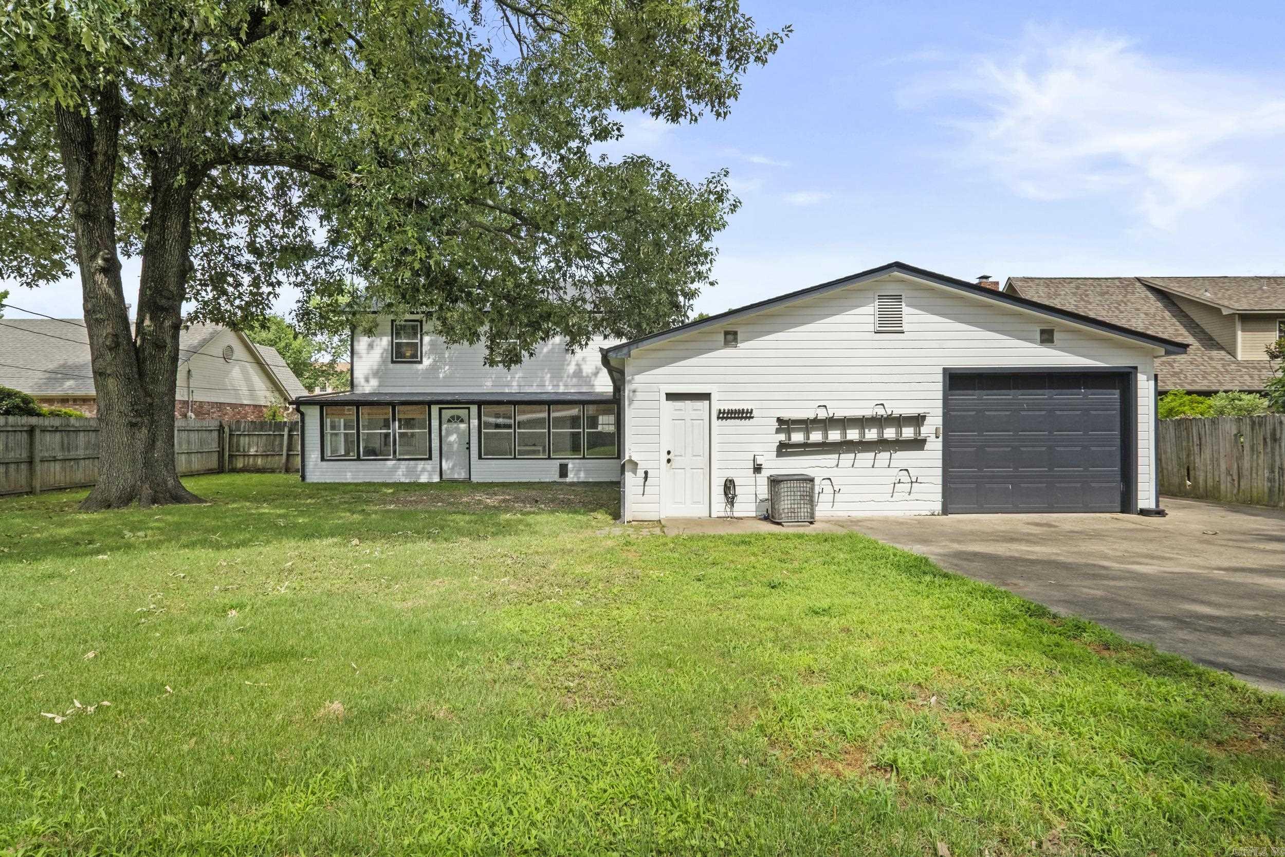 EAST MEADOW - Residential