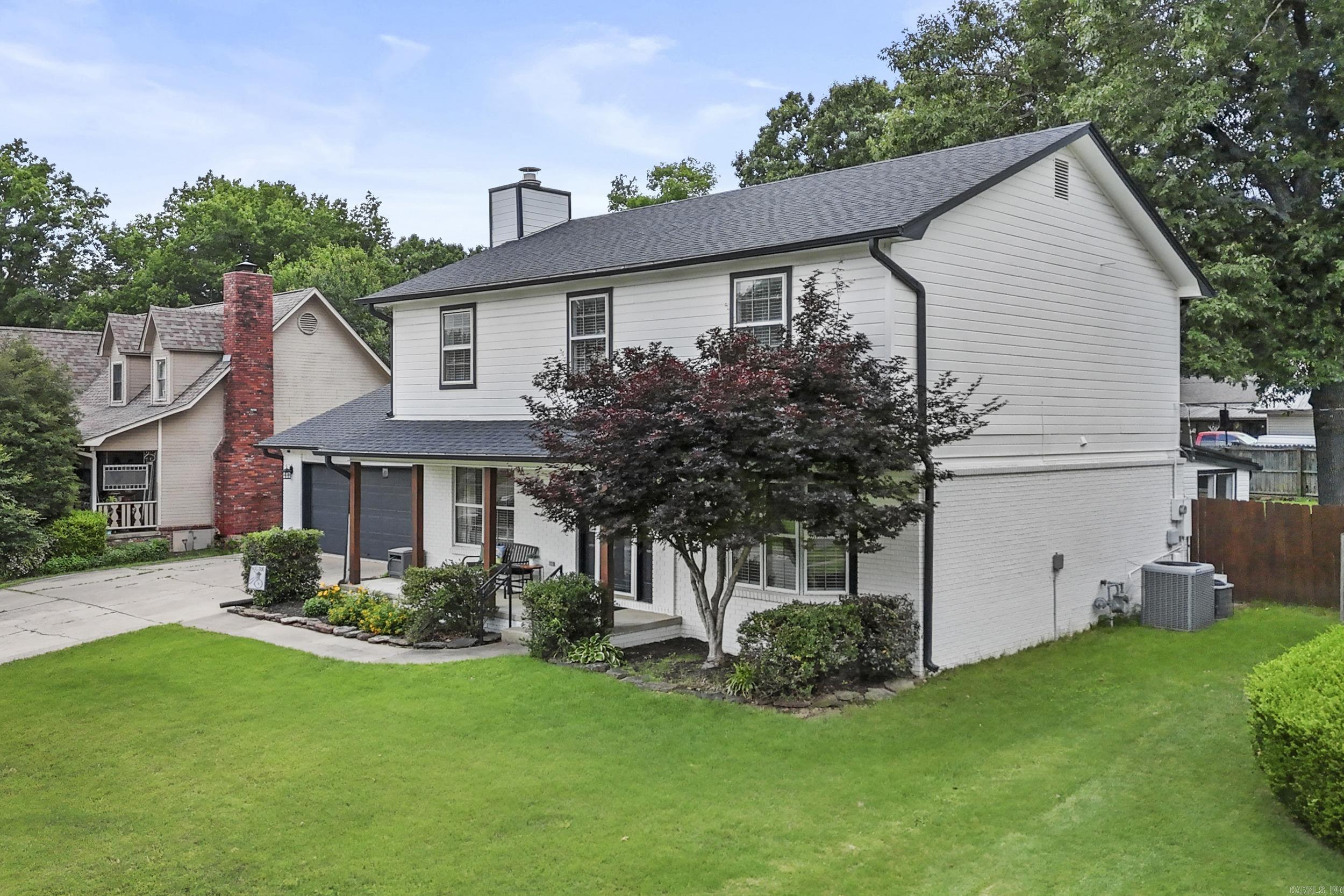 EAST MEADOW - Residential