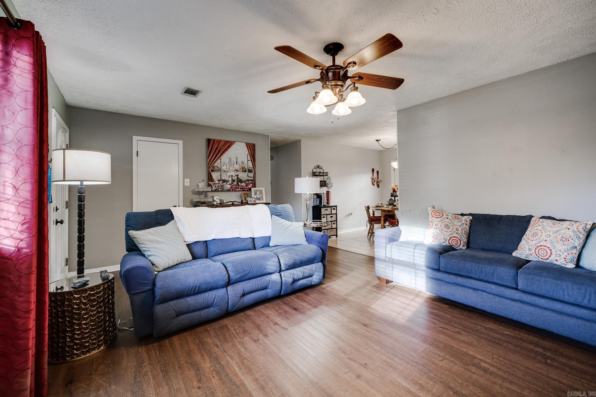 FOXMOOR ACRES - Residential