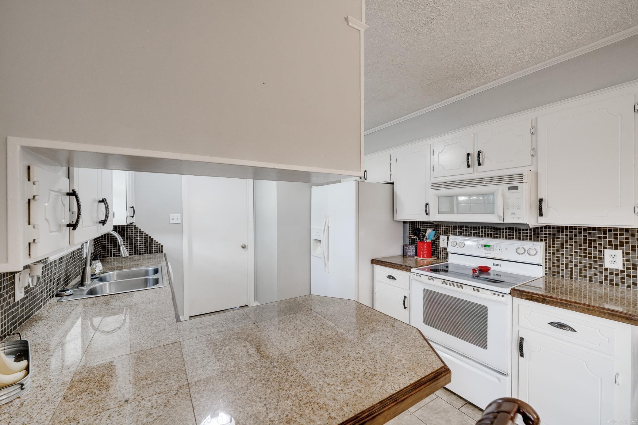 FOXMOOR ACRES - Residential