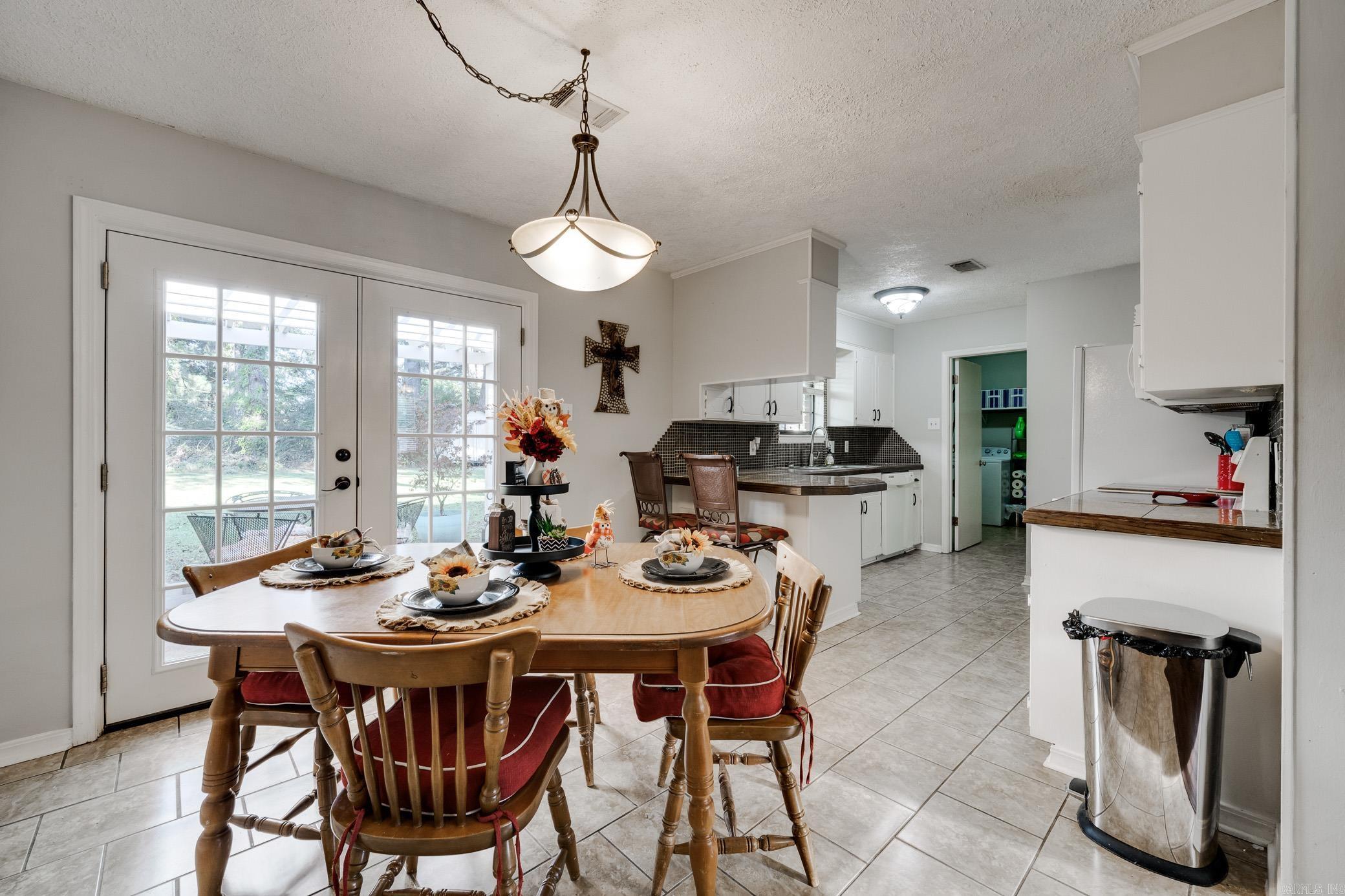 FOXMOOR ACRES - Residential