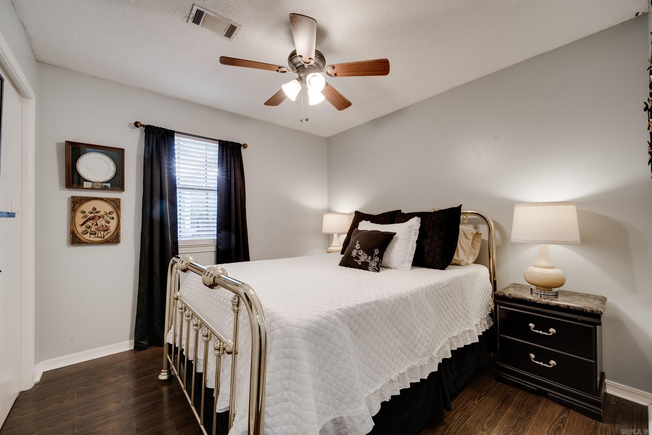 FOXMOOR ACRES - Residential