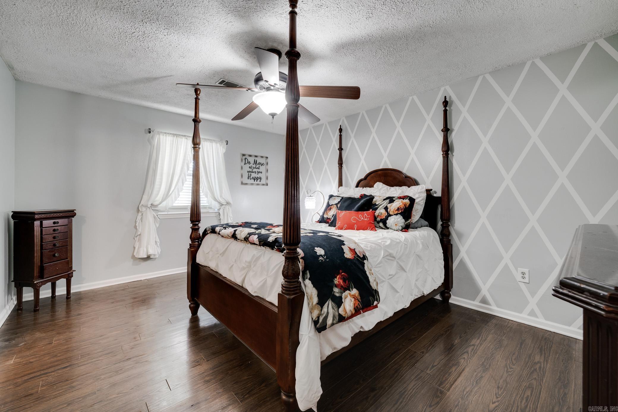 FOXMOOR ACRES - Residential