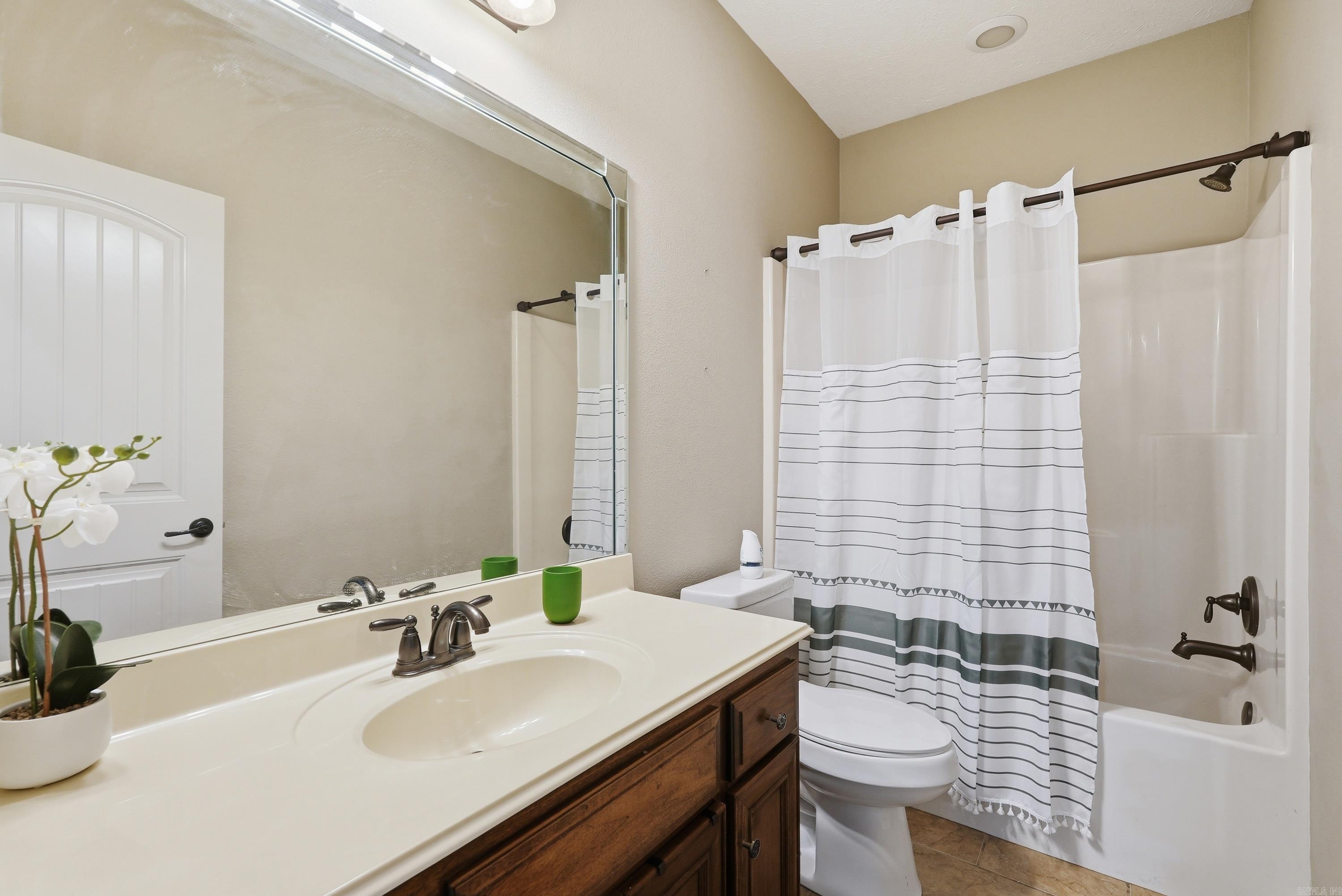 OAK TREE SUB - Residential