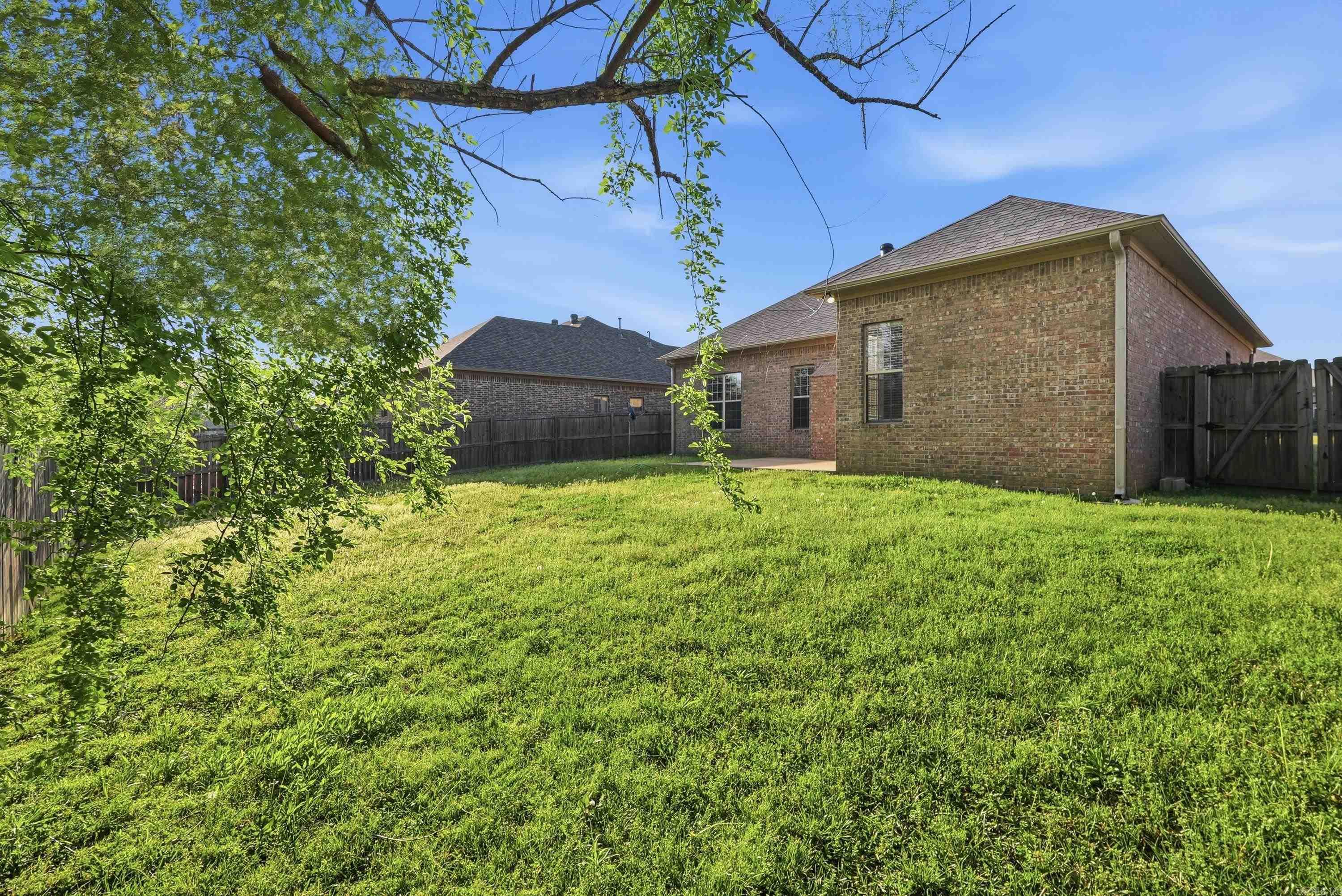 OAK TREE SUB - Residential