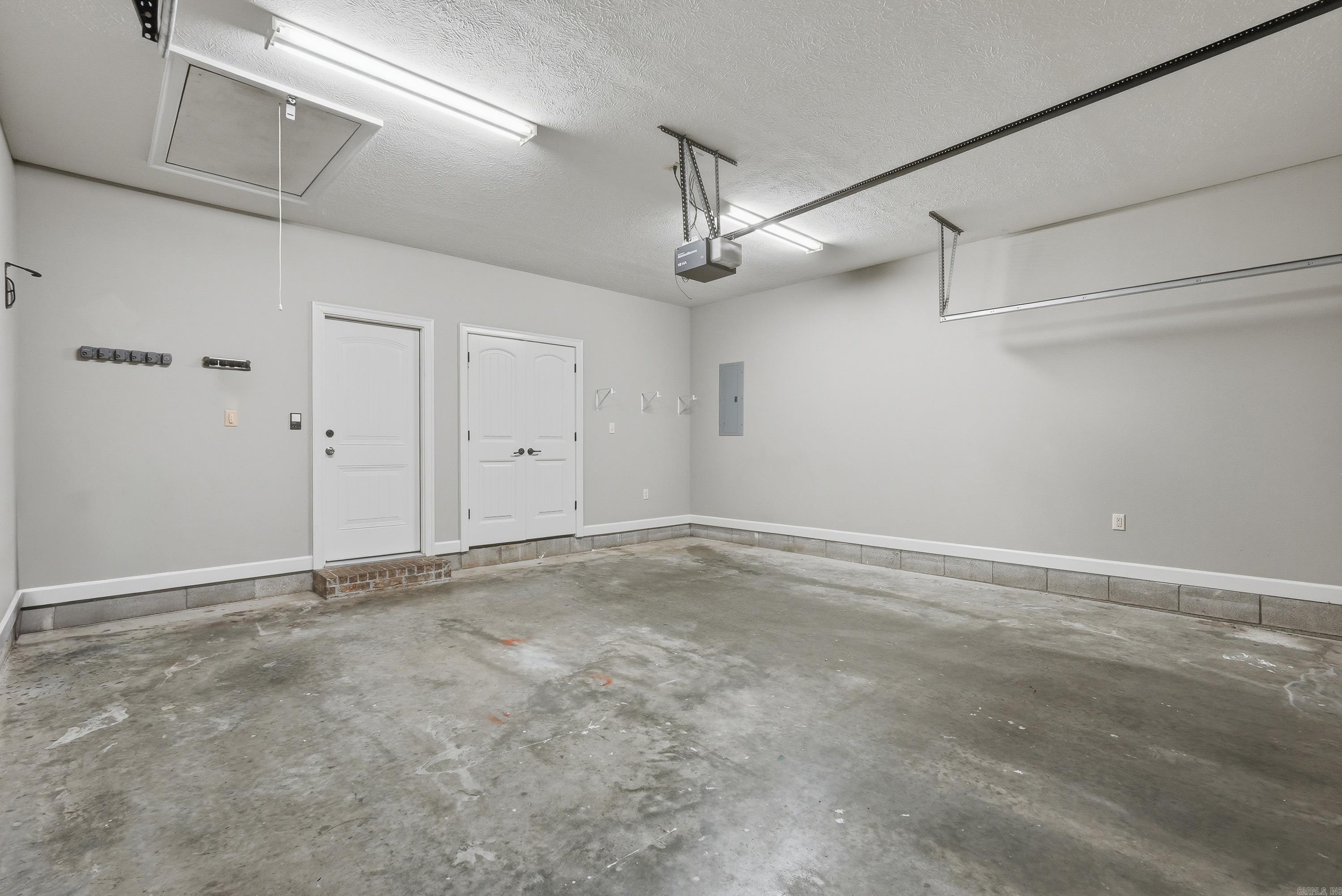 OAK TREE SUB - Residential