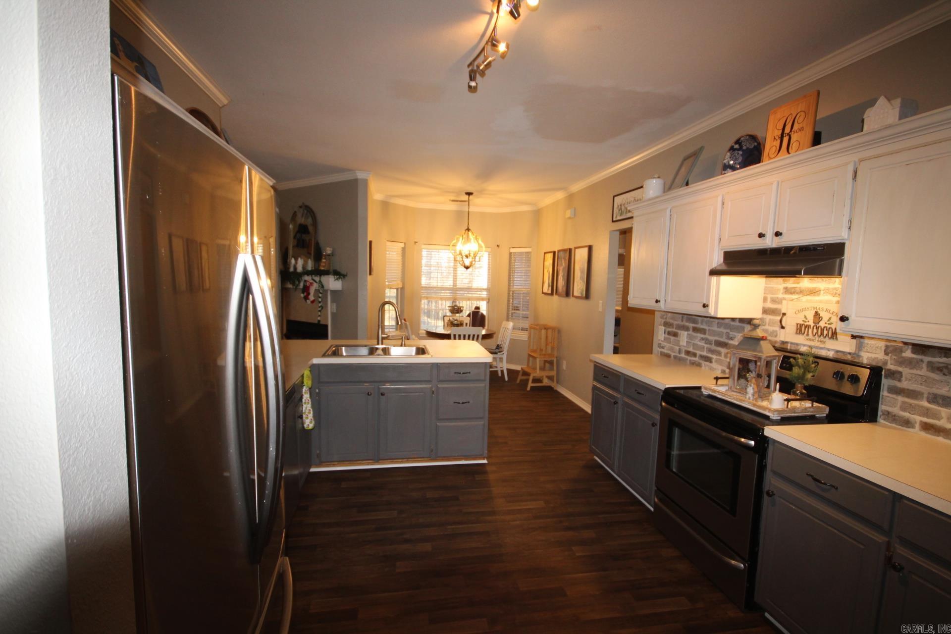 DEERWOOD ESTATES - Residential