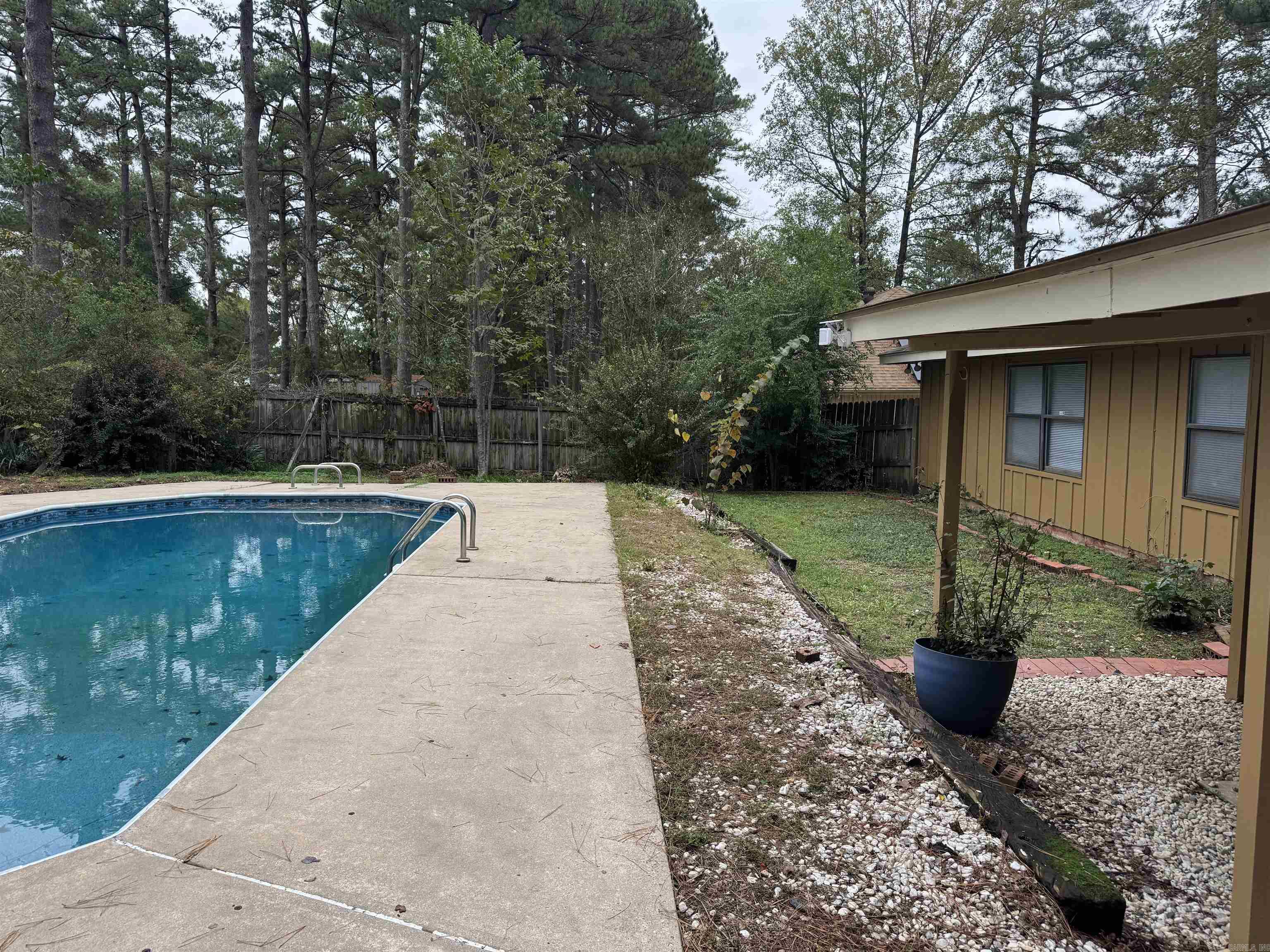 Pine Wood - Residential