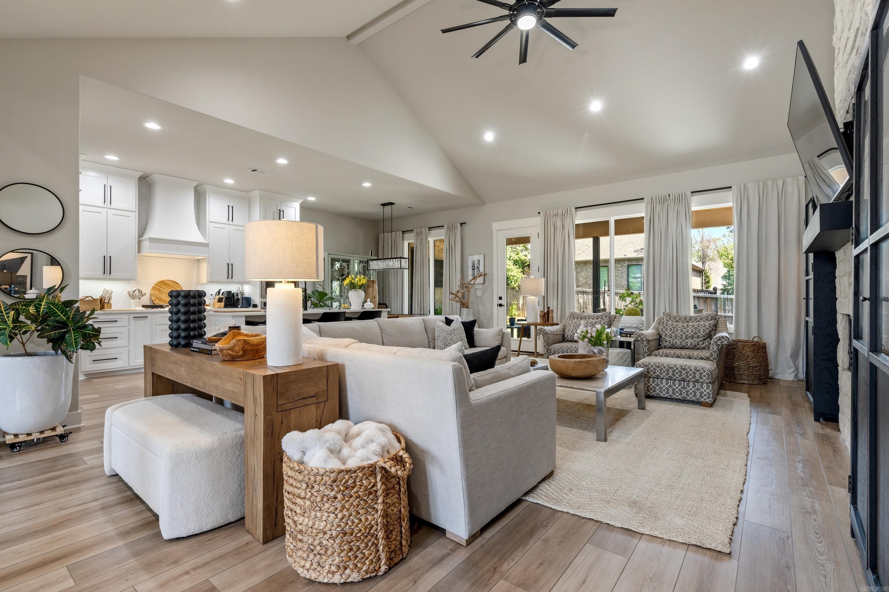 ARLINGTON PARK - Residential