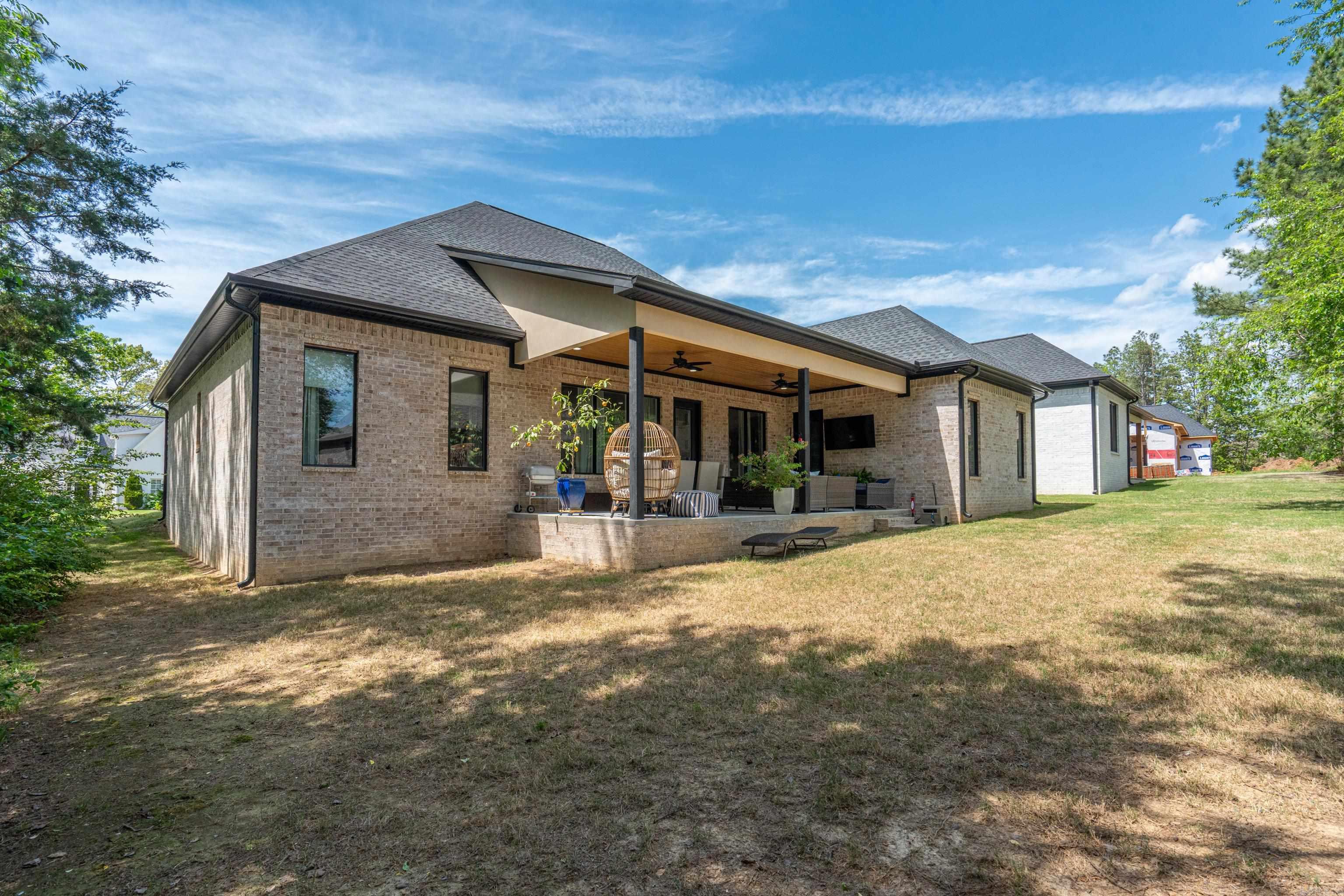 ARLINGTON PARK - Residential