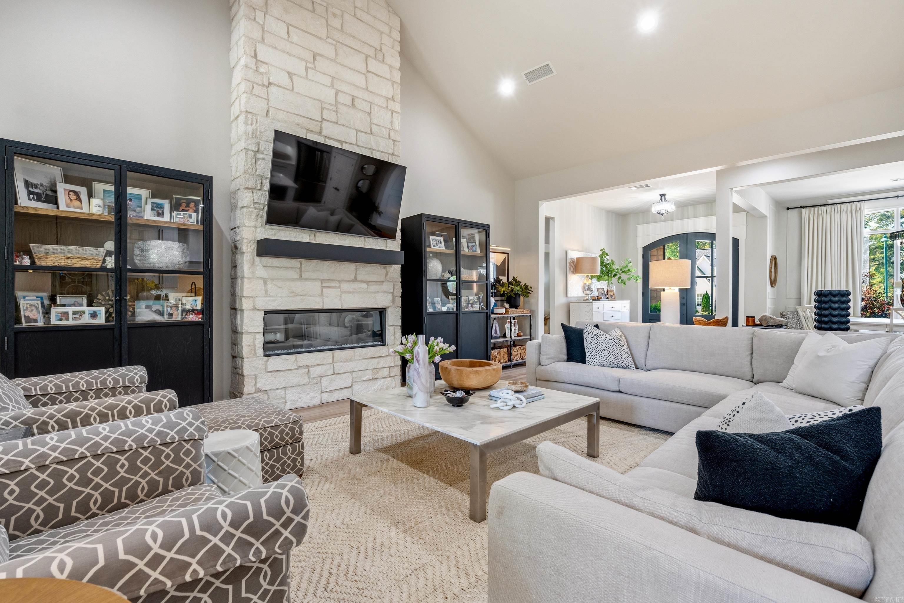 ARLINGTON PARK - Residential