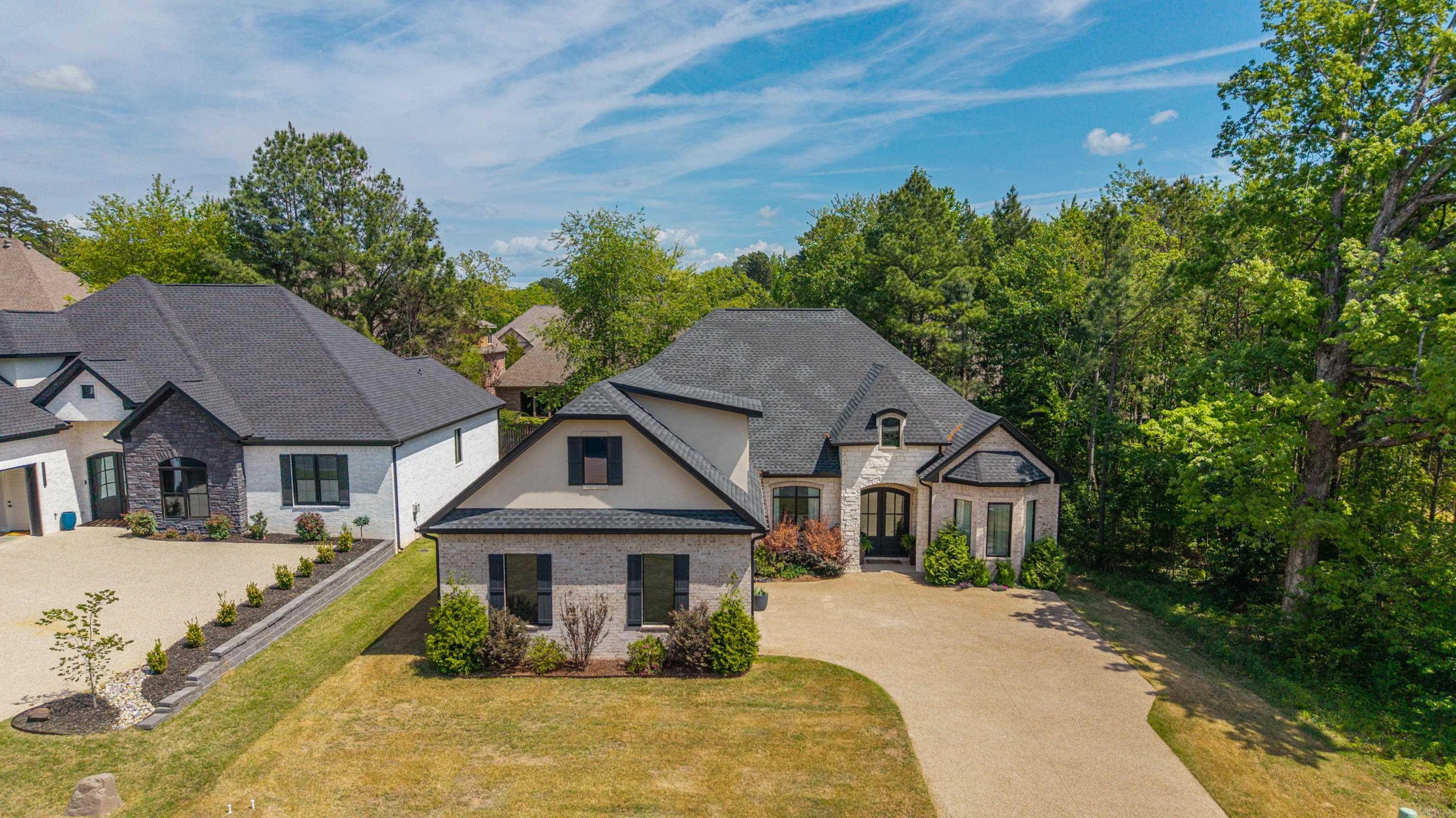 ARLINGTON PARK - Residential