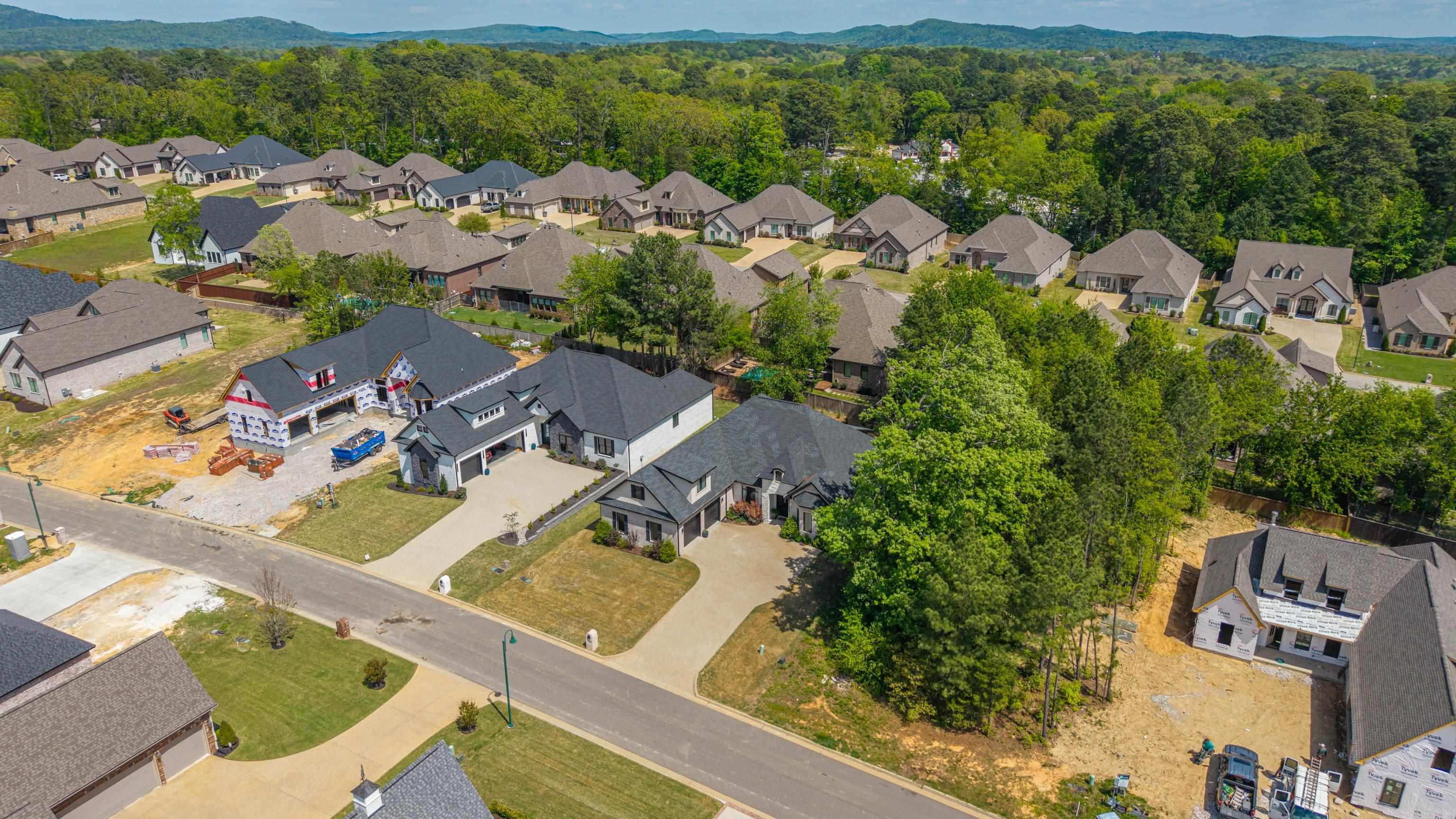 ARLINGTON PARK - Residential