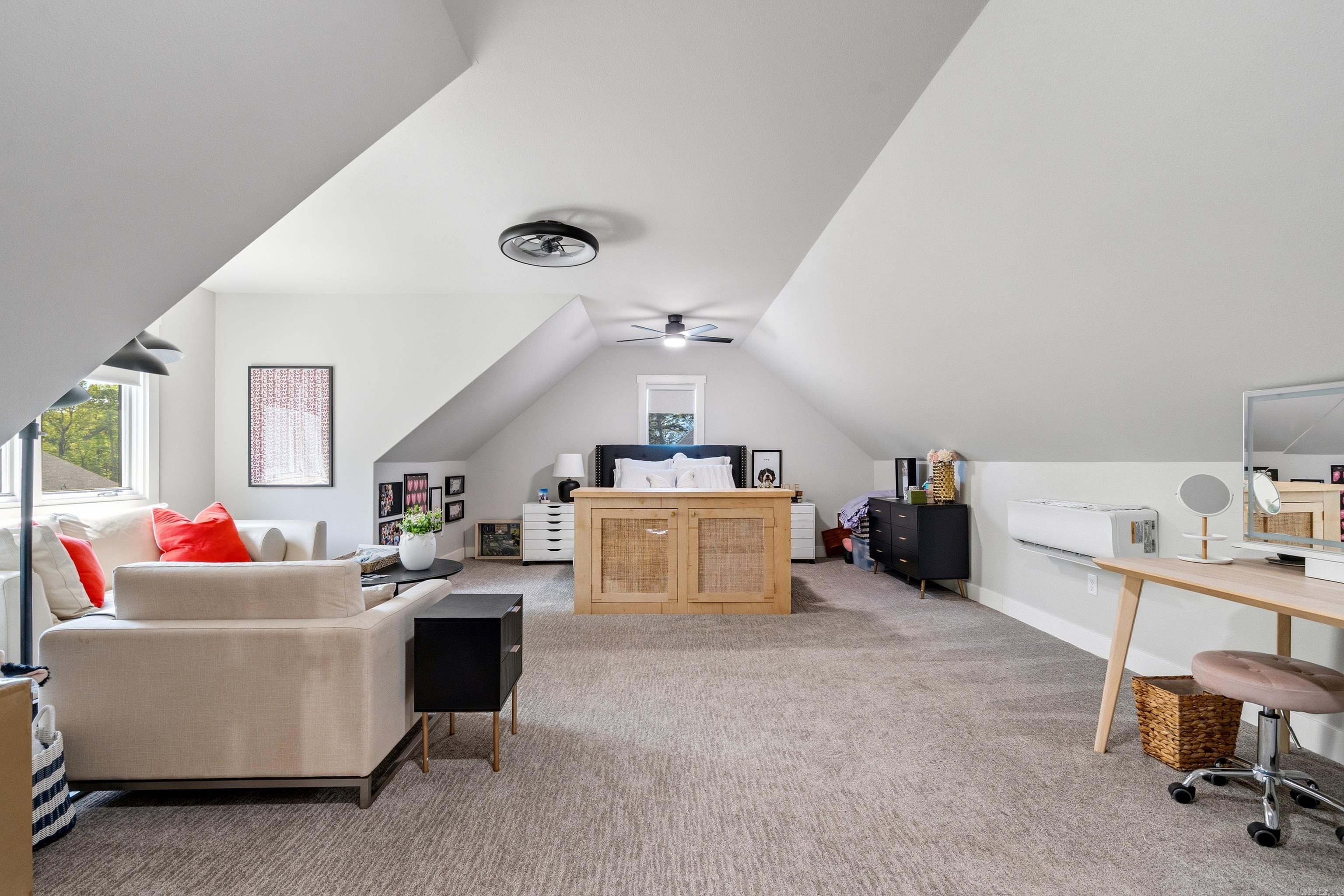 ARLINGTON PARK - Residential