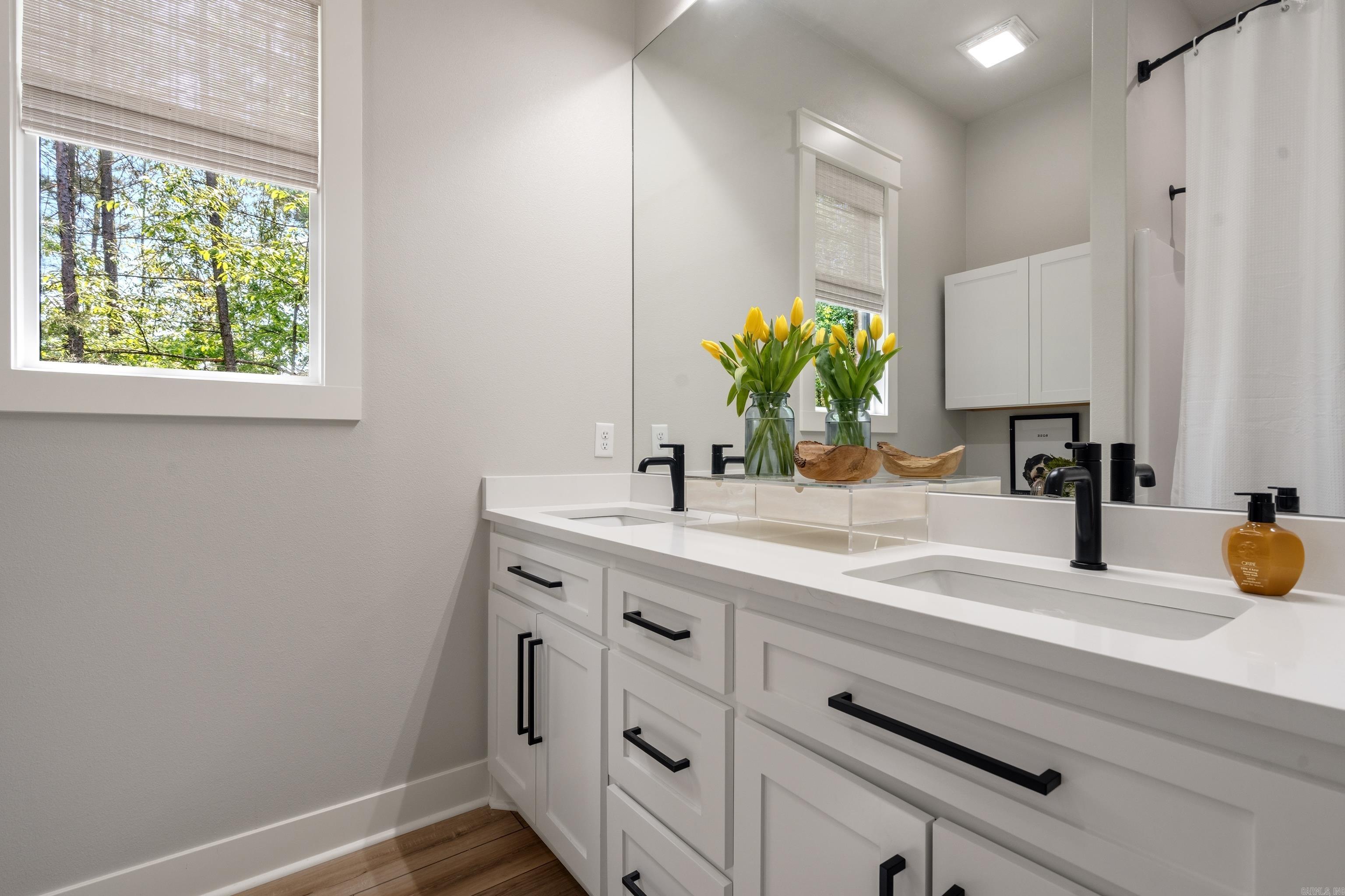 ARLINGTON PARK - Residential