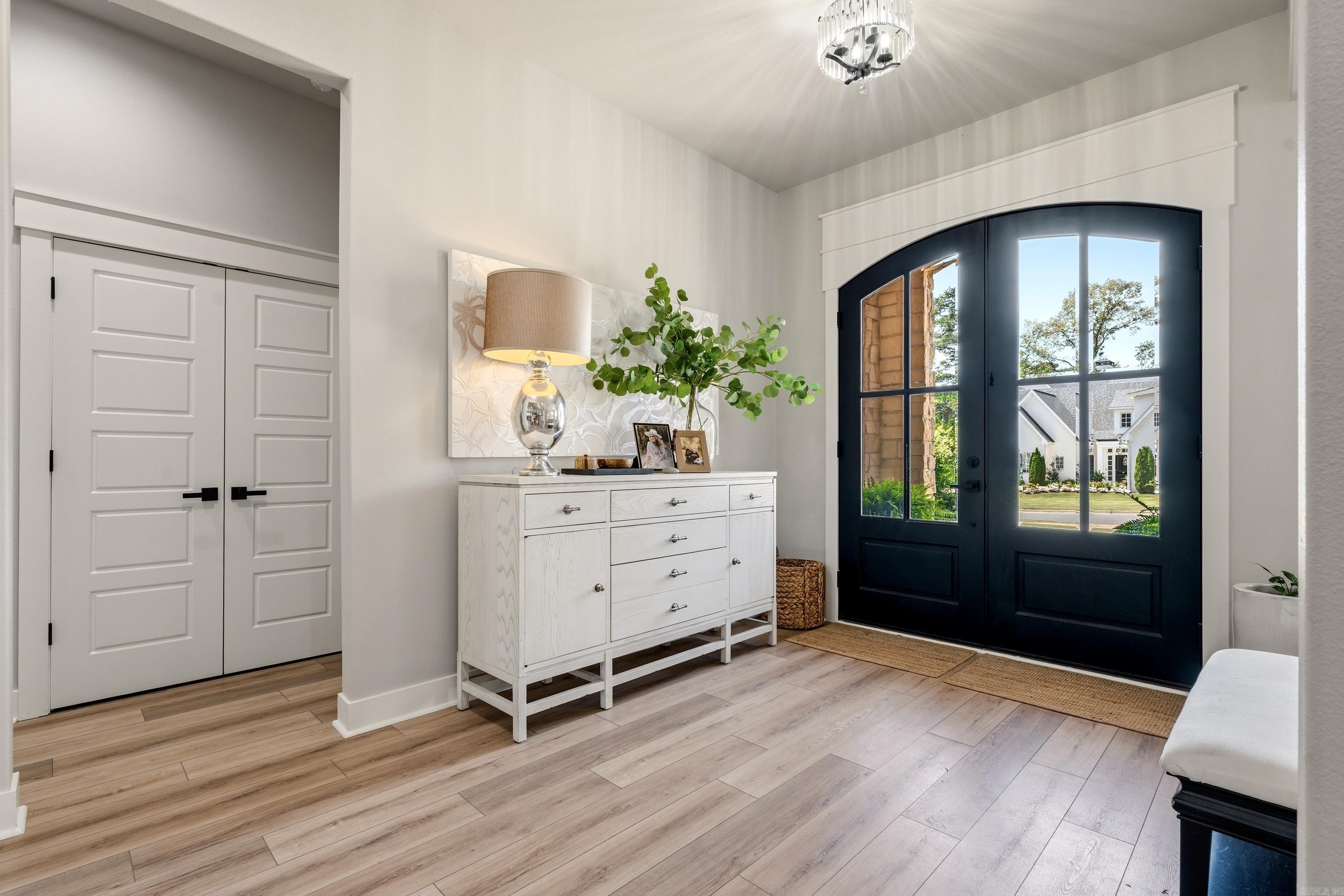 ARLINGTON PARK - Residential