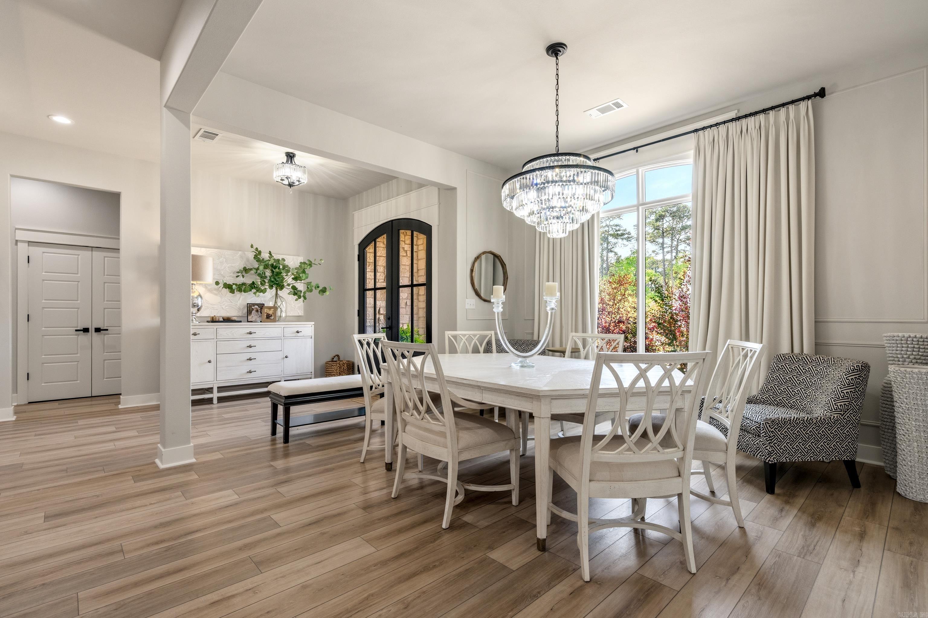 ARLINGTON PARK - Residential