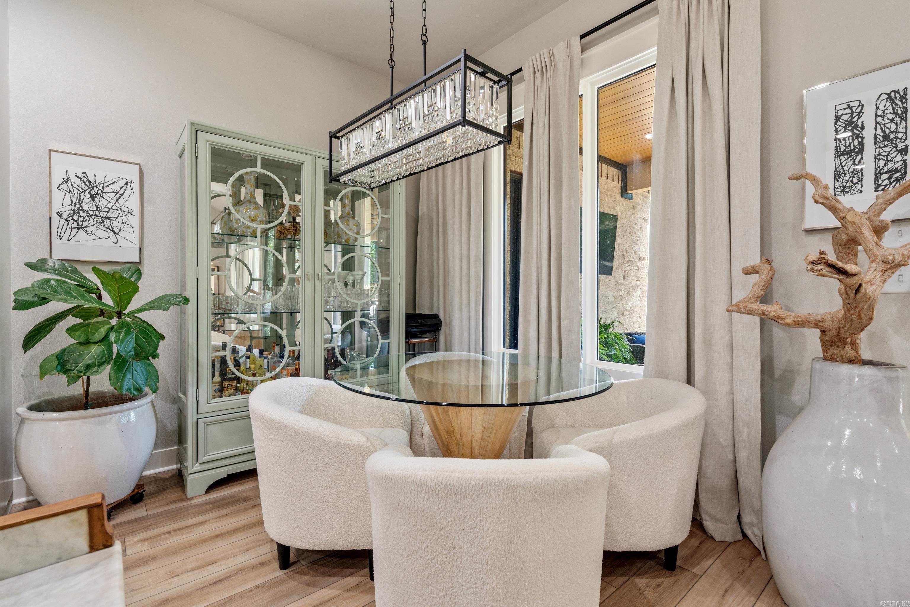 ARLINGTON PARK - Residential