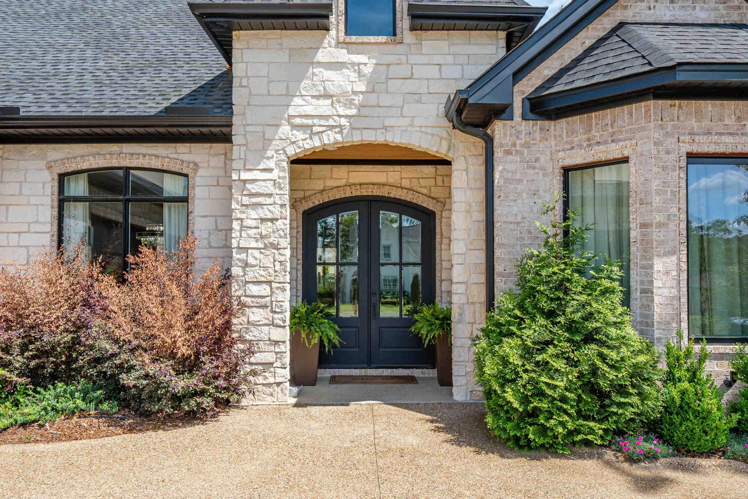 ARLINGTON PARK - Residential