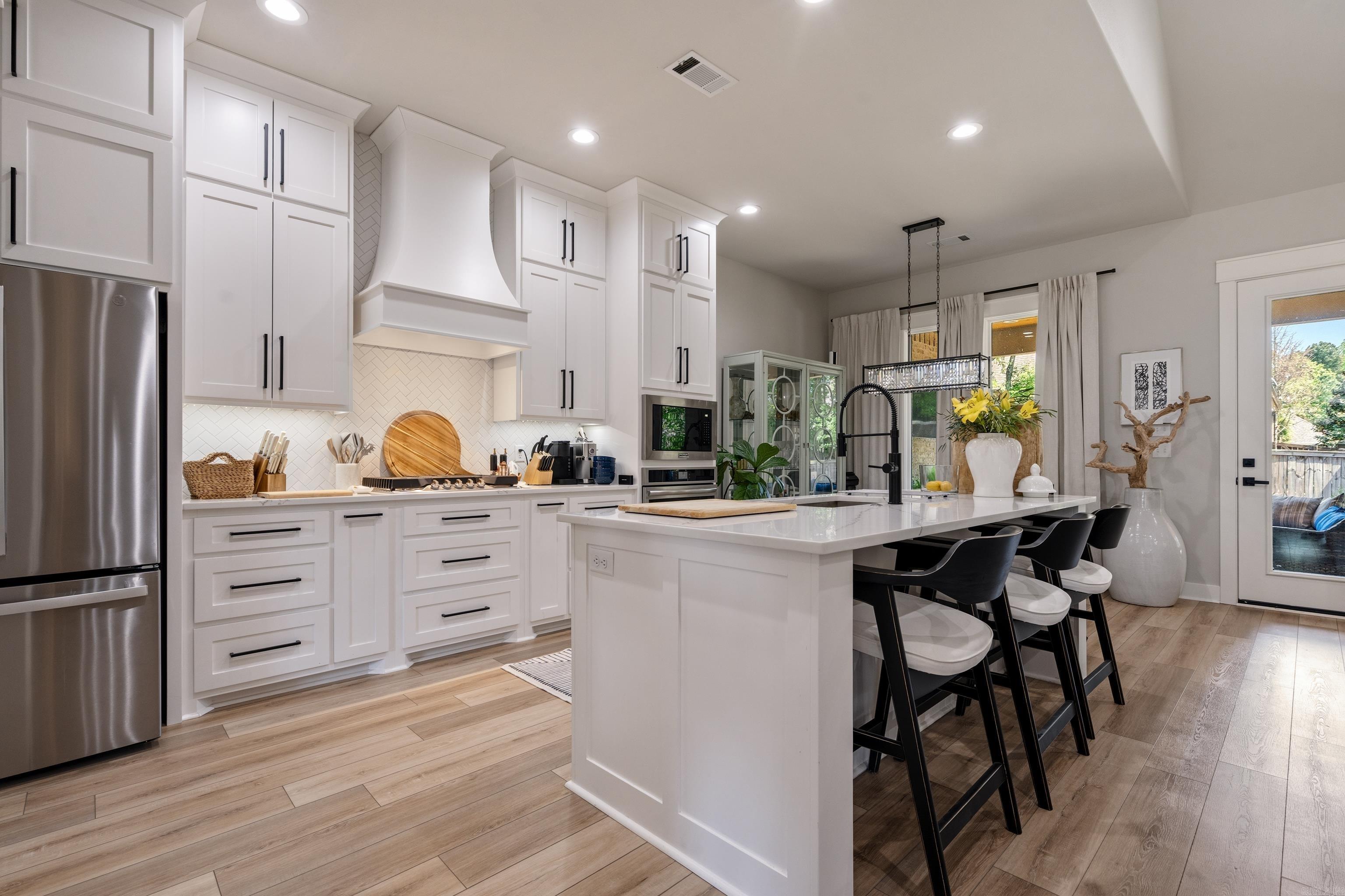 ARLINGTON PARK - Residential