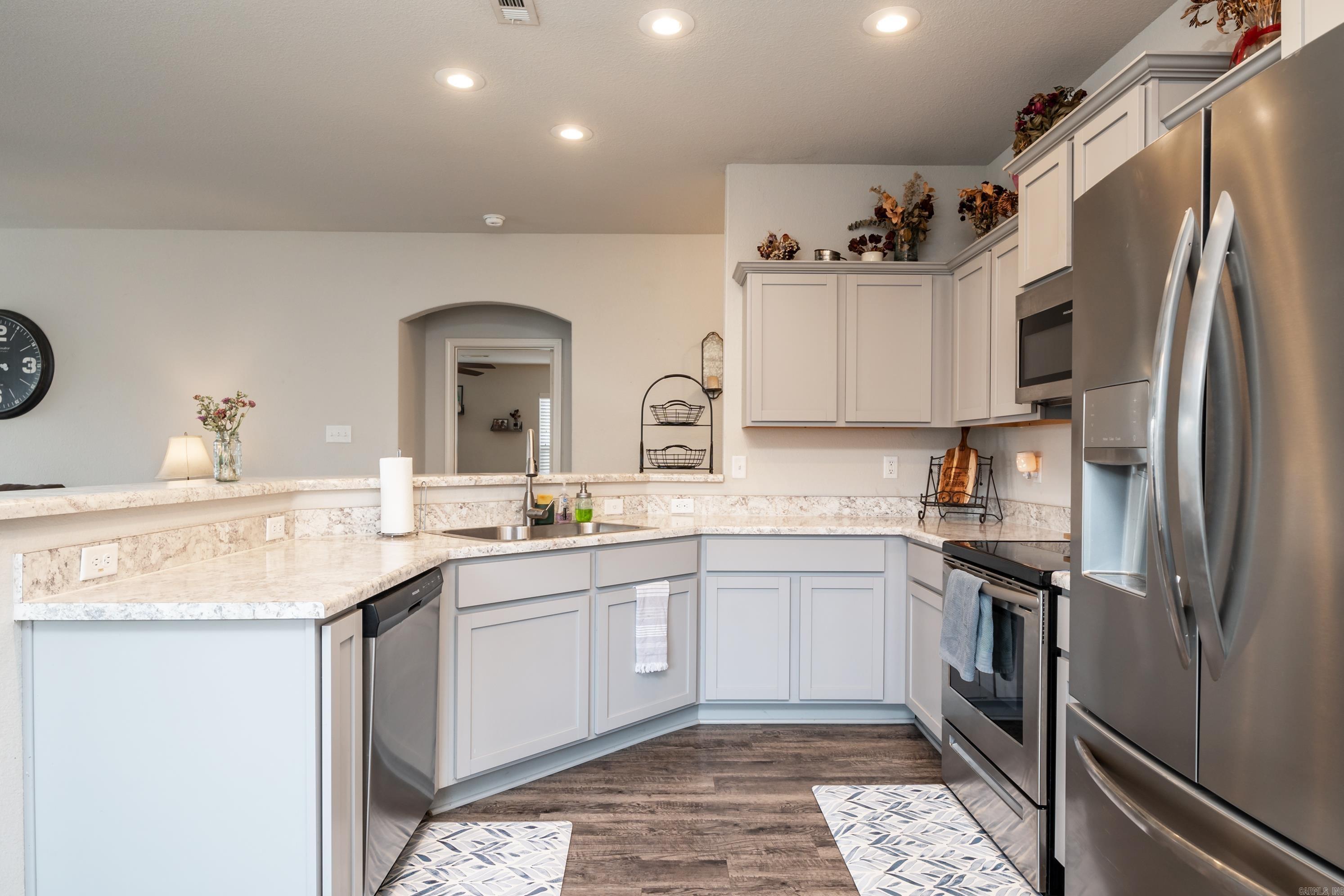 BENJAMIN GROVE - Residential