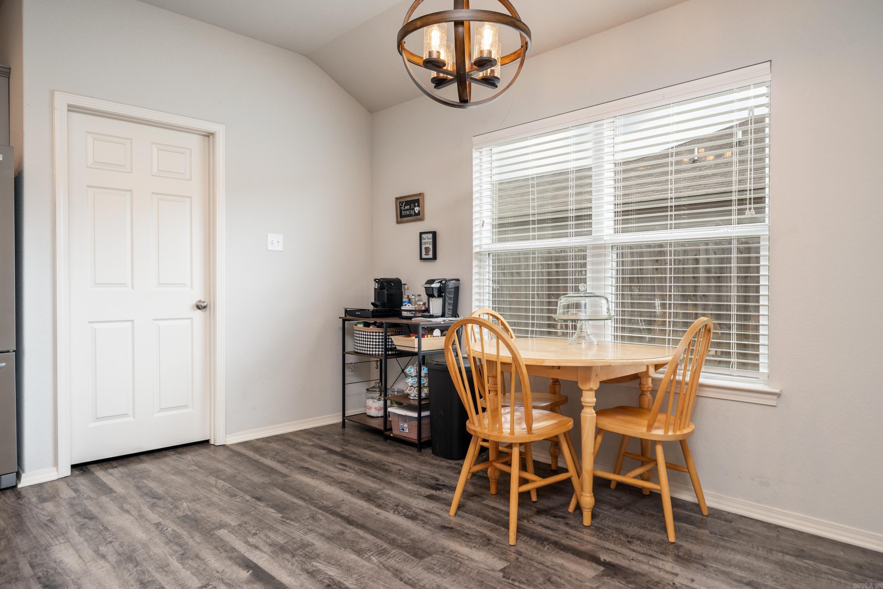 BENJAMIN GROVE - Residential