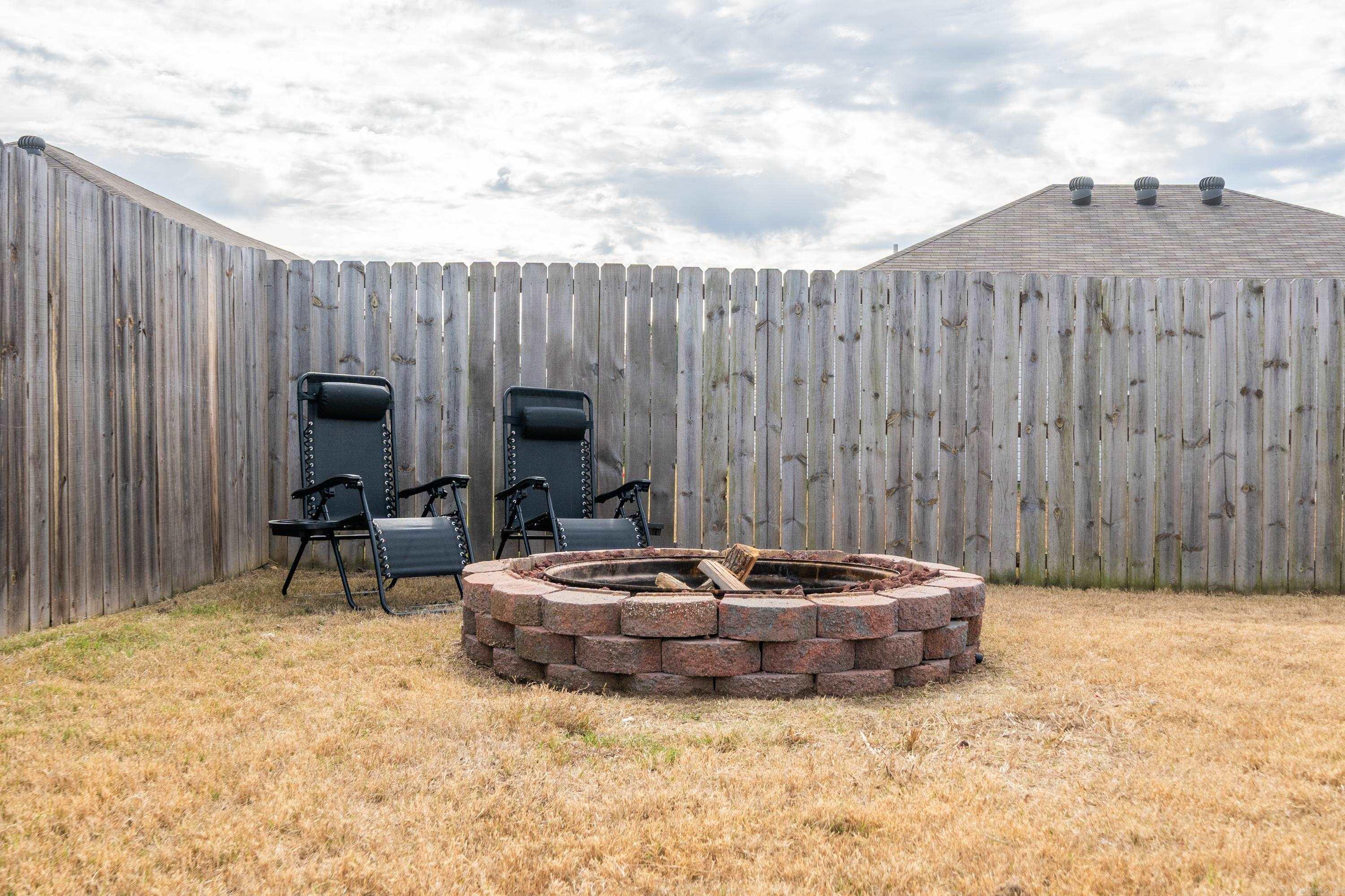 BENJAMIN GROVE - Residential