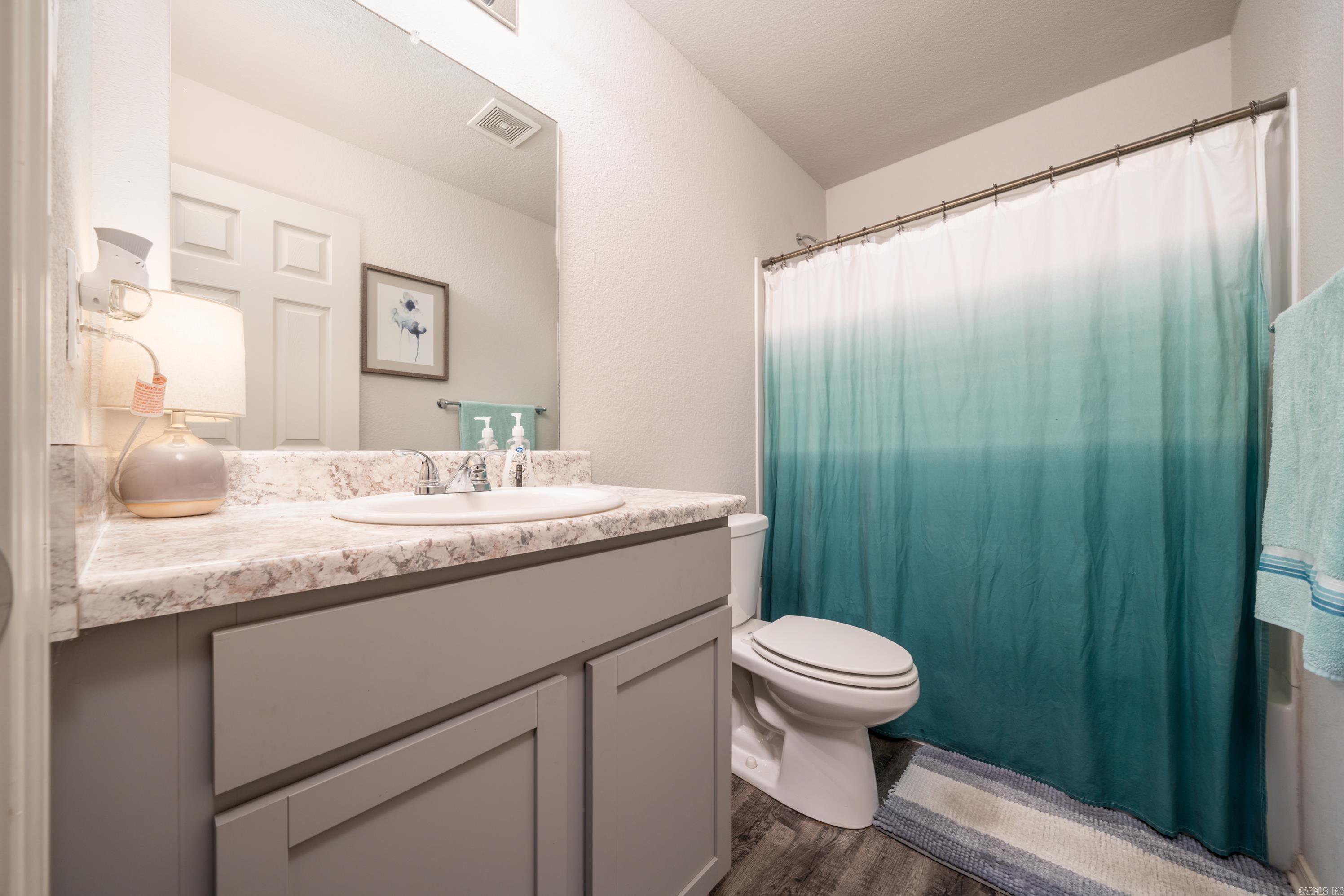 BENJAMIN GROVE - Residential