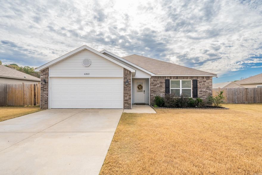 This charming home won't last long!! A Rausch Coleman Ross Floor Plan with an open concept with eat in kitchen. Kitchen has upgraded recessed lighting and staggered cabinets. Living space and kitchen features 9 ft ceilings with stainless steel appliances. Exit the kitchen to the backyard with a covered patio. The Master bathroom features a soaking tub and a large walk in closet. Contact Listing Agent, Audrey White 501-545-9075 to schedule a showing.