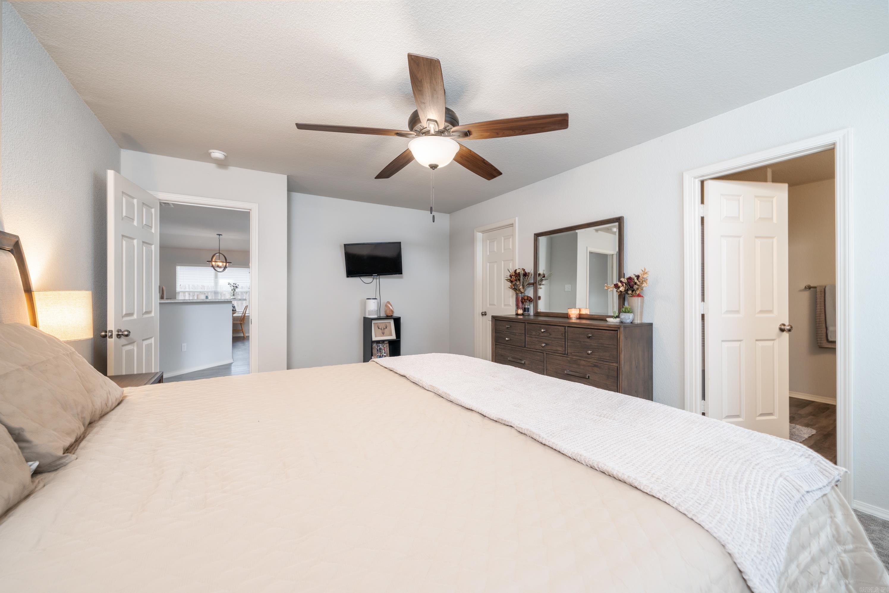 BENJAMIN GROVE - Residential