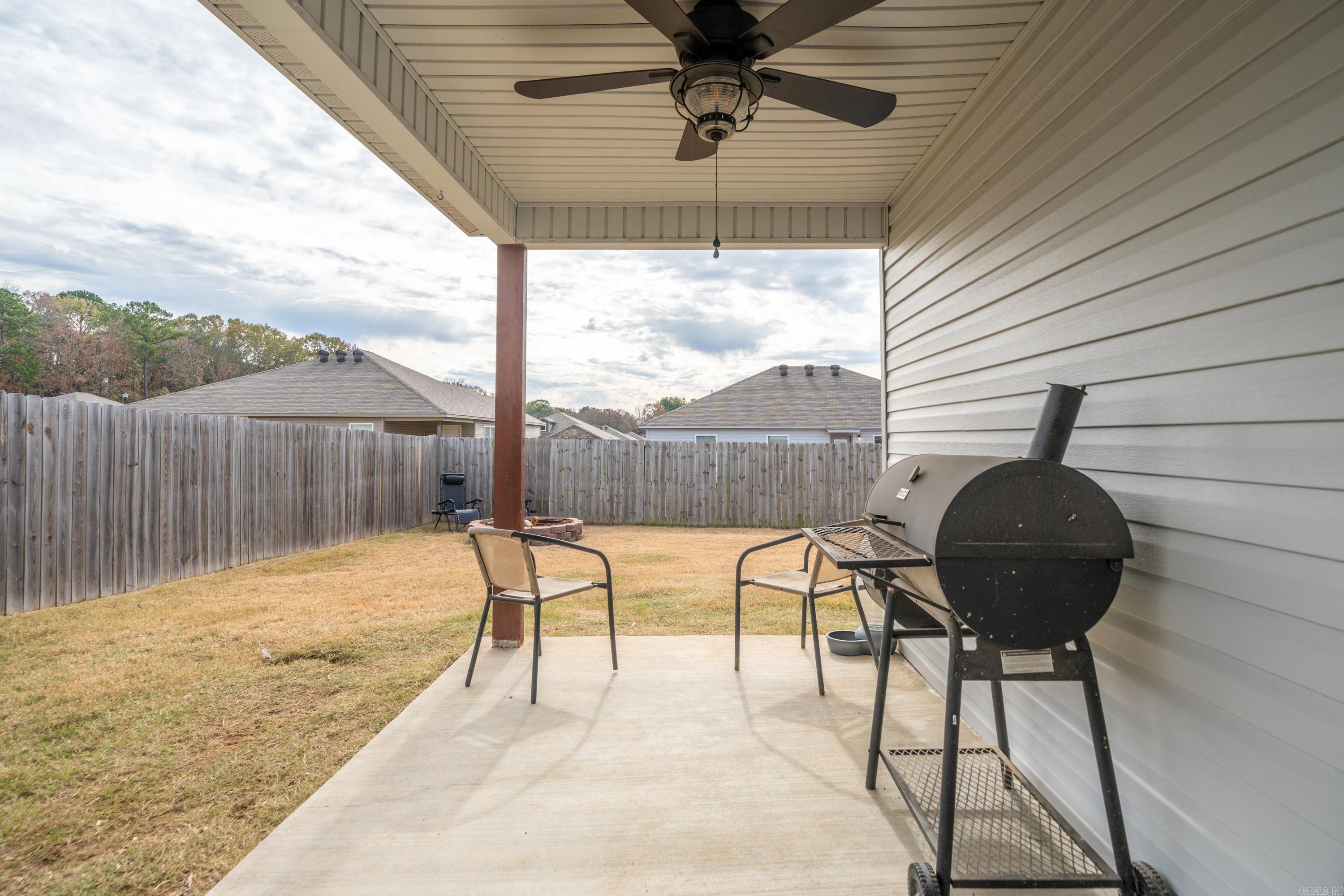 BENJAMIN GROVE - Residential