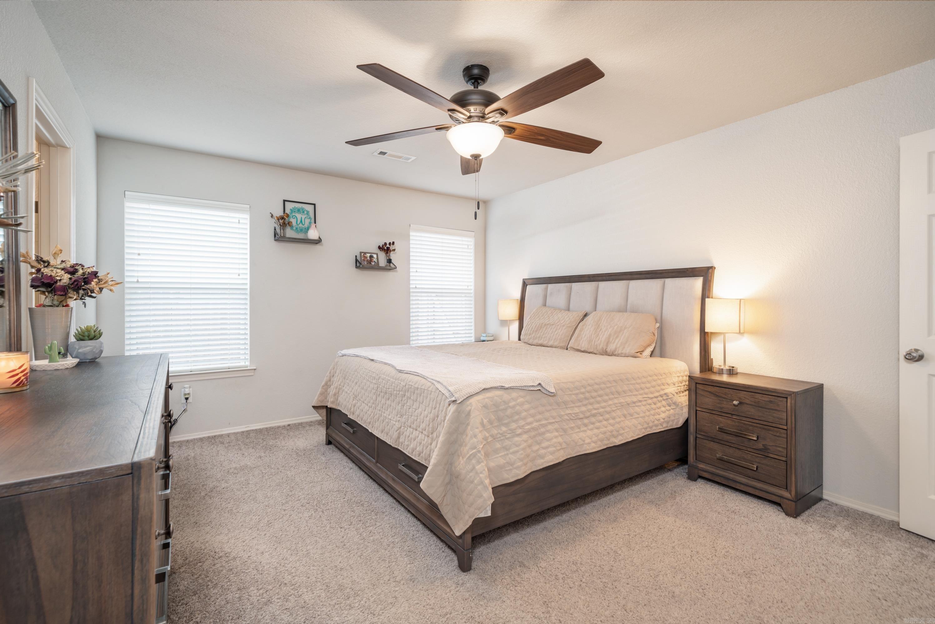 BENJAMIN GROVE - Residential