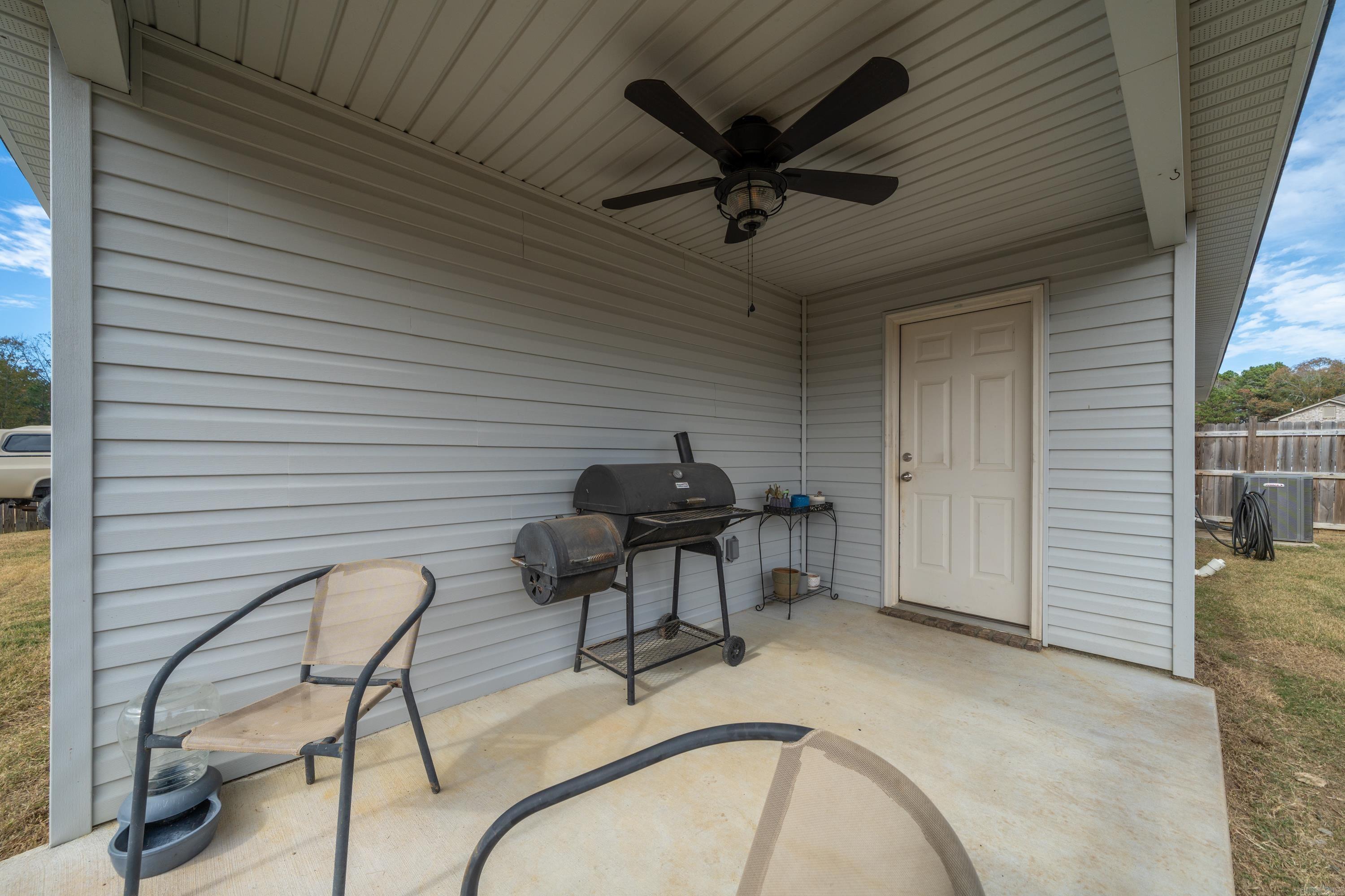 BENJAMIN GROVE - Residential