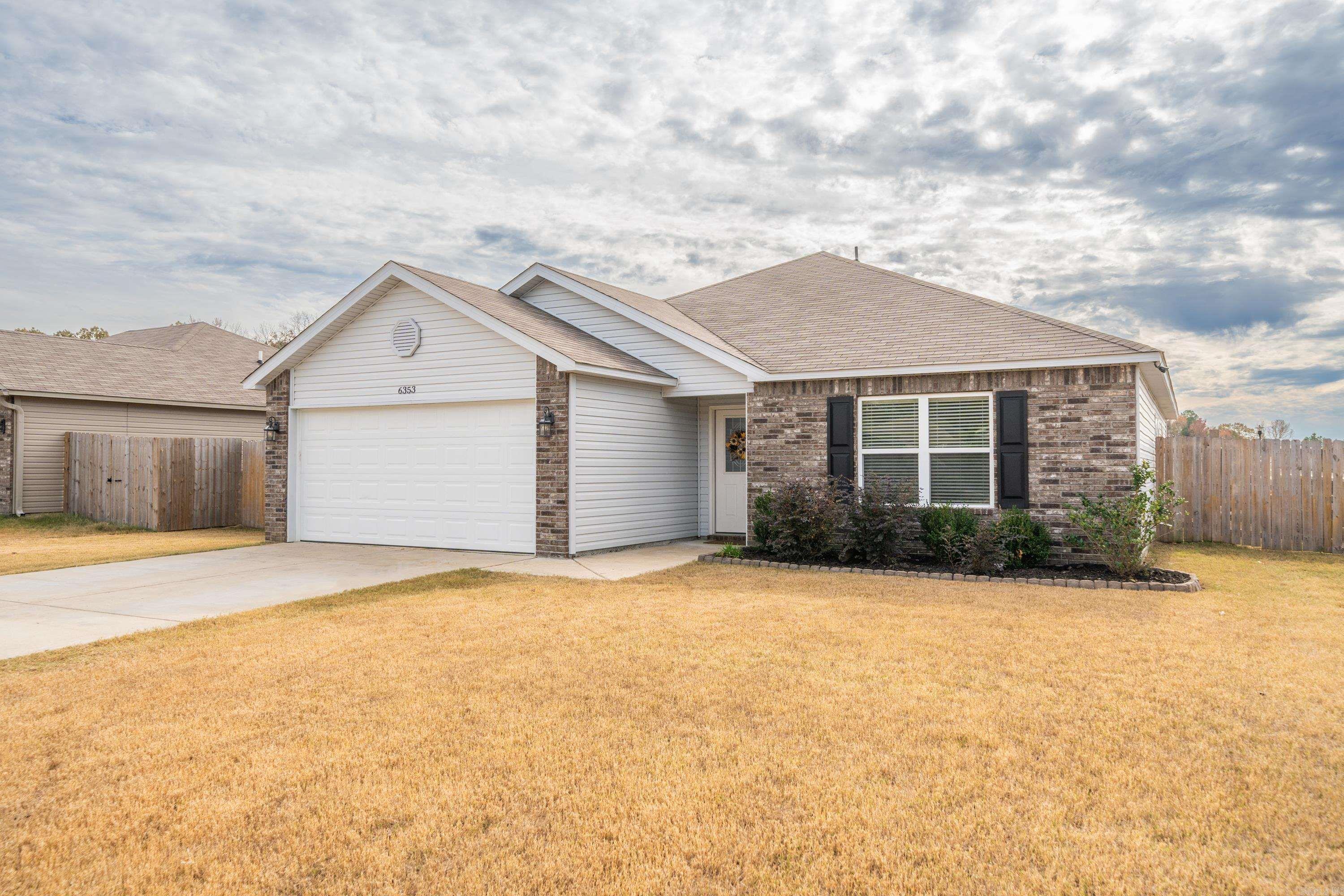 BENJAMIN GROVE - Residential