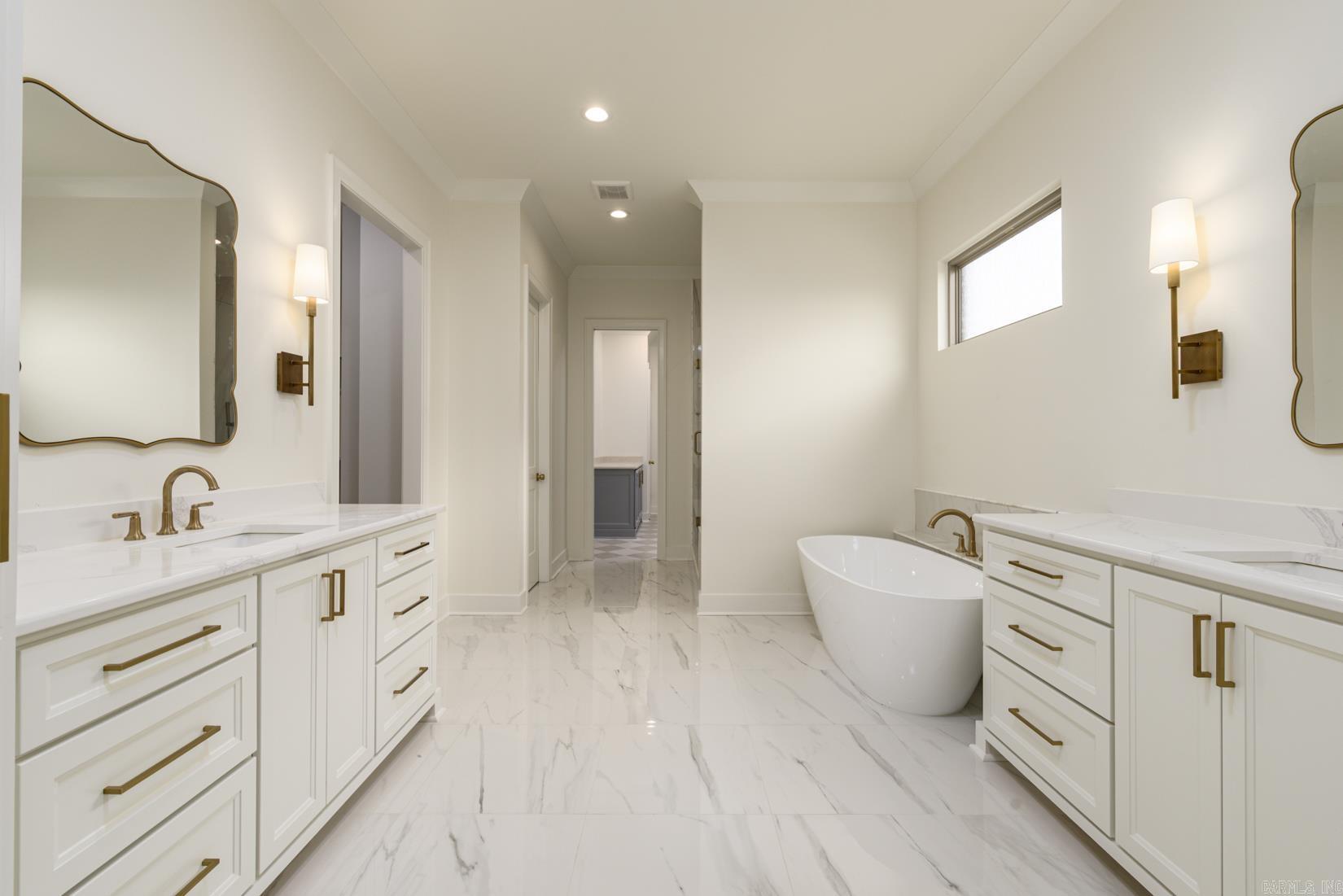 CHENAL VALLEY "FALSTONE COURT" - Residential