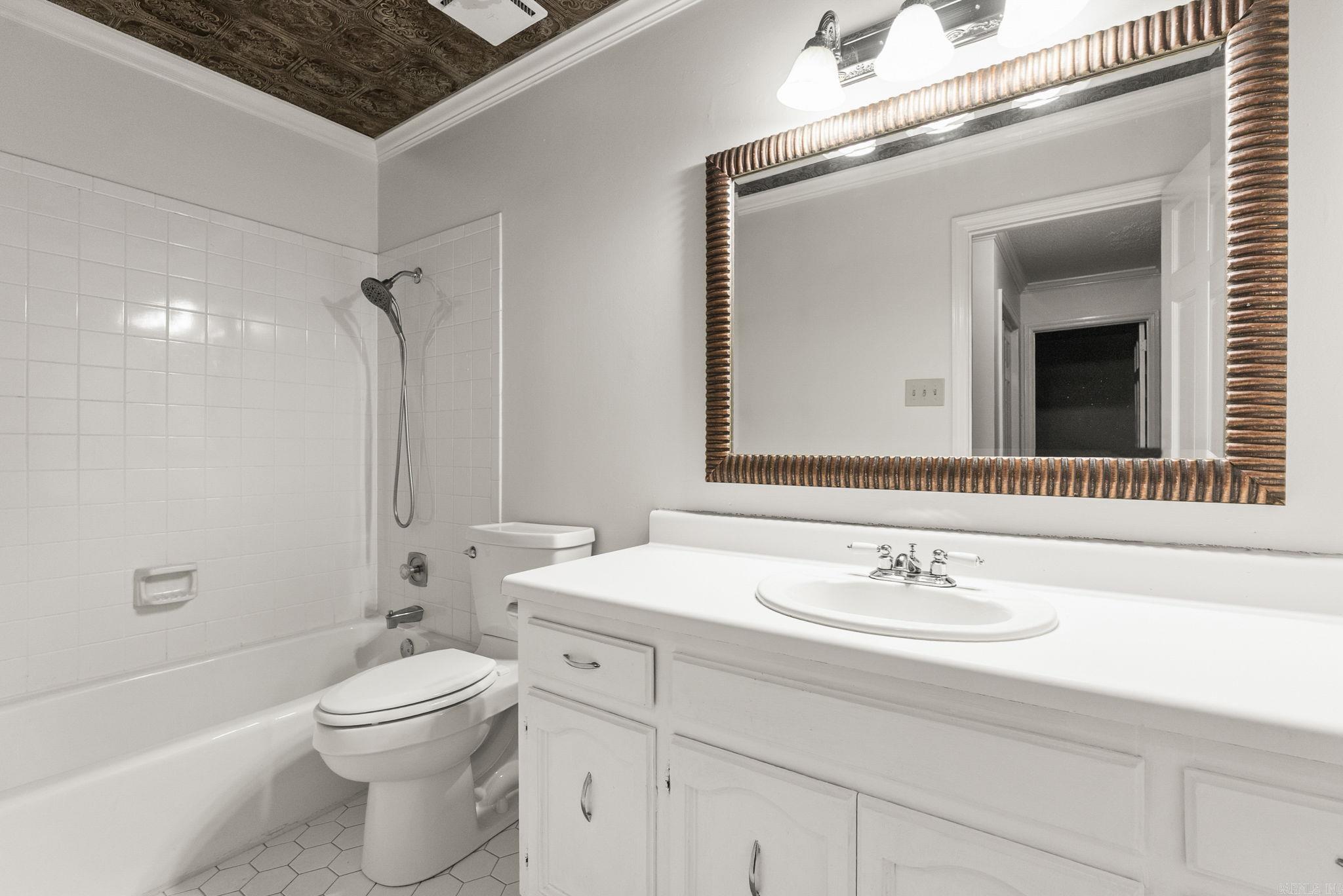 MARLOWE MANOR - Residential