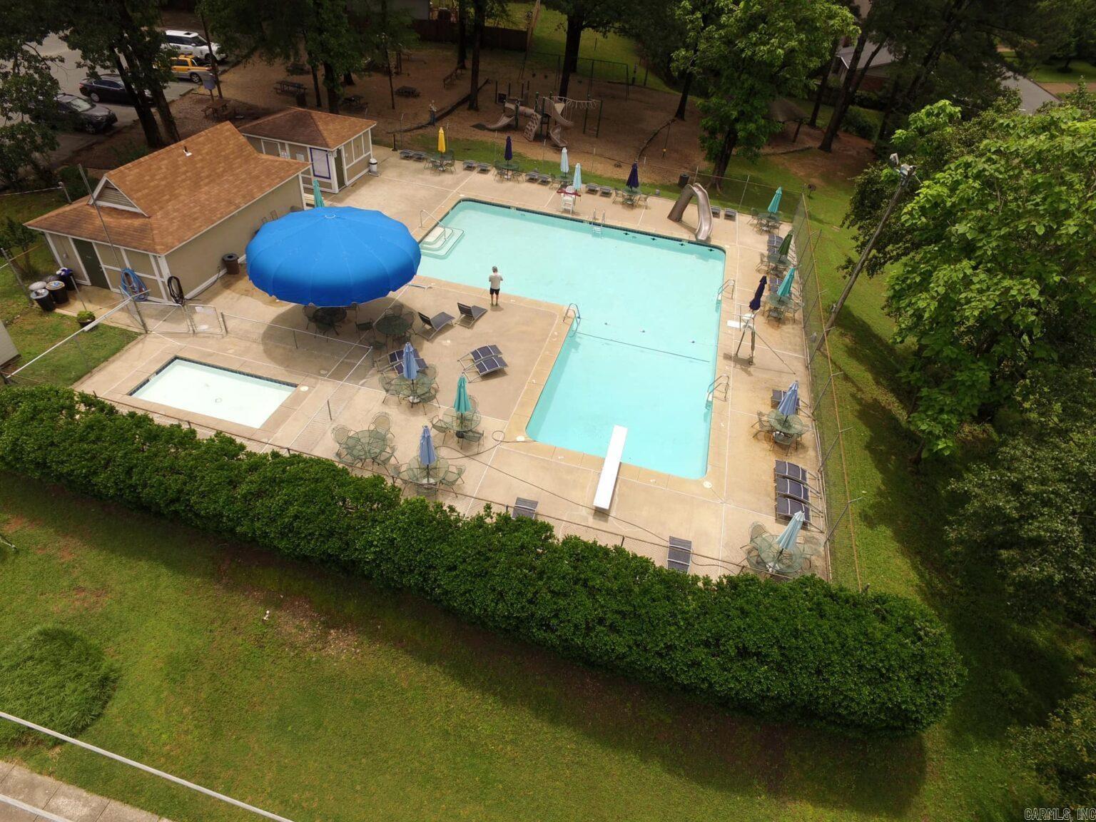 MARLOWE MANOR - Residential