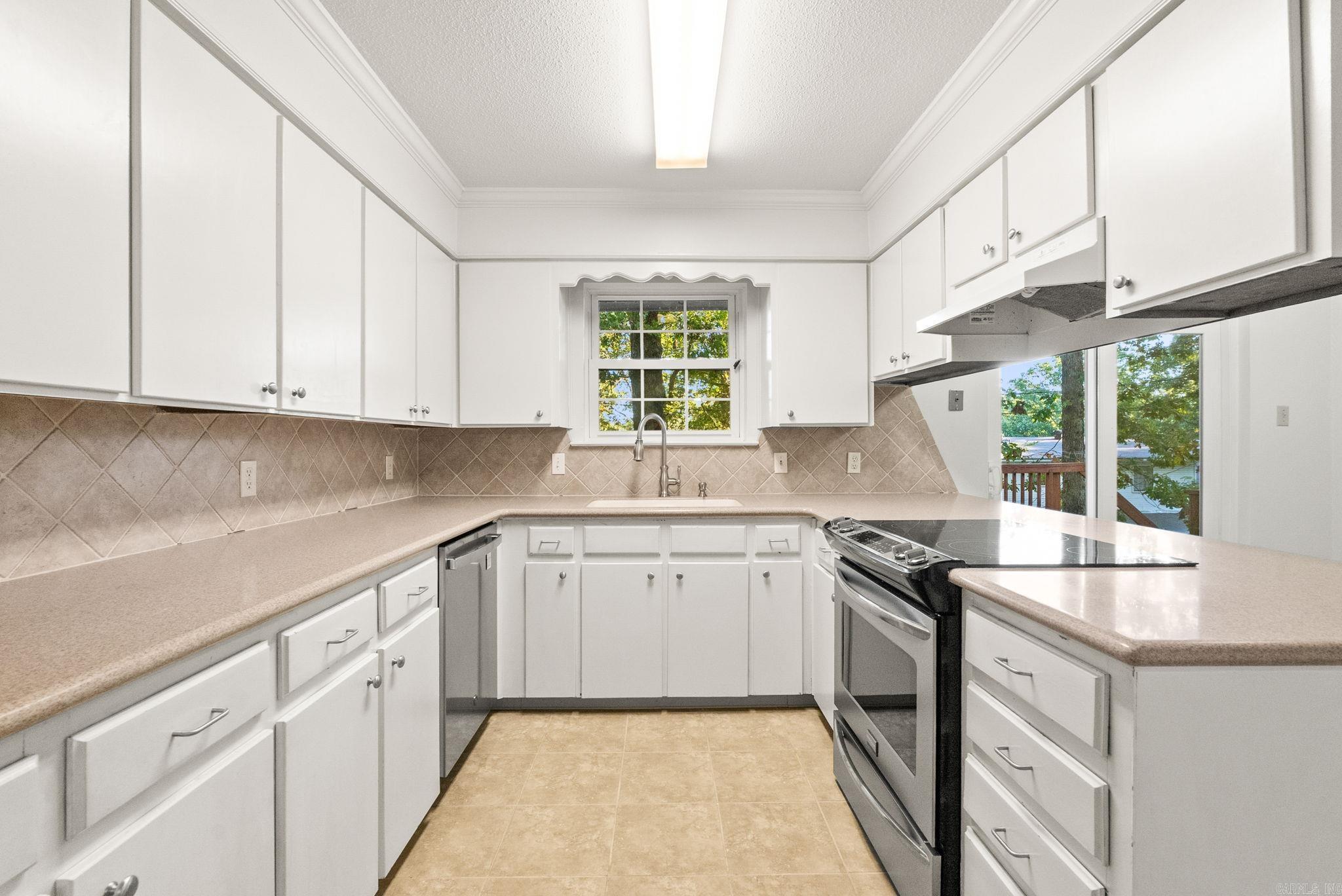 MARLOWE MANOR - Residential